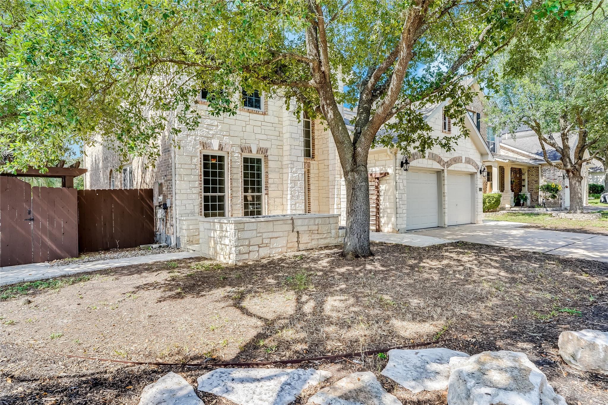 6101 Salcon Cliff DR