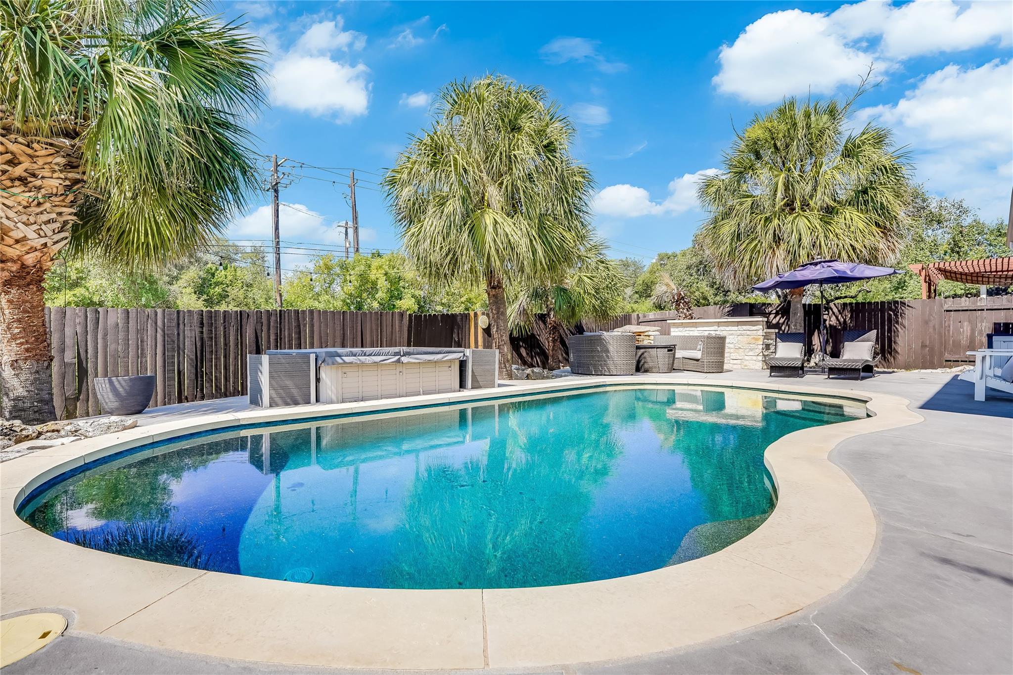 6101 Salcon Cliff DR