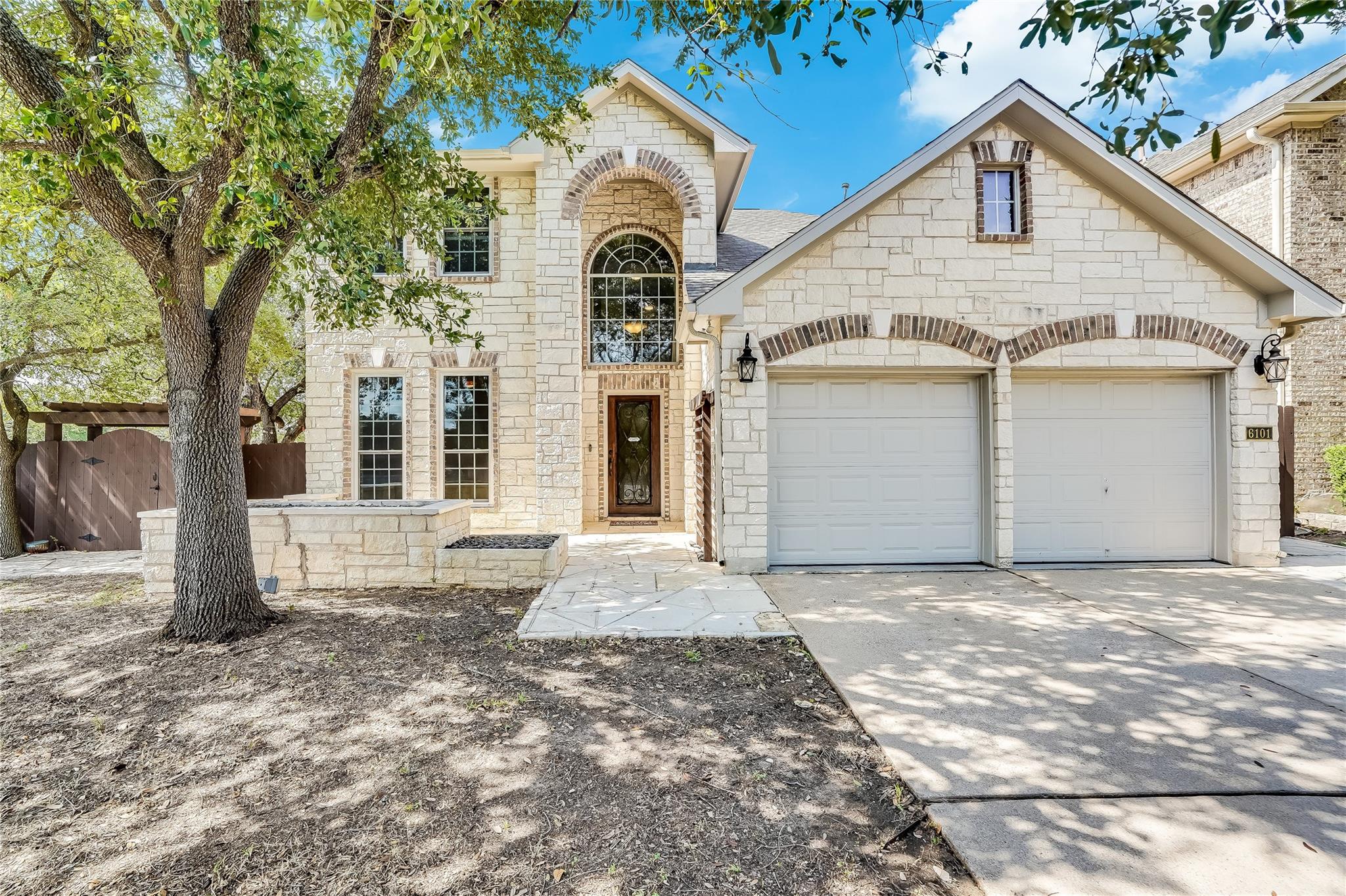 6101 Salcon Cliff DR