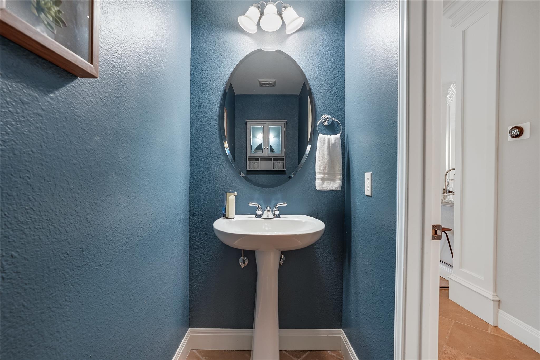 6101 Salcon Cliff DR