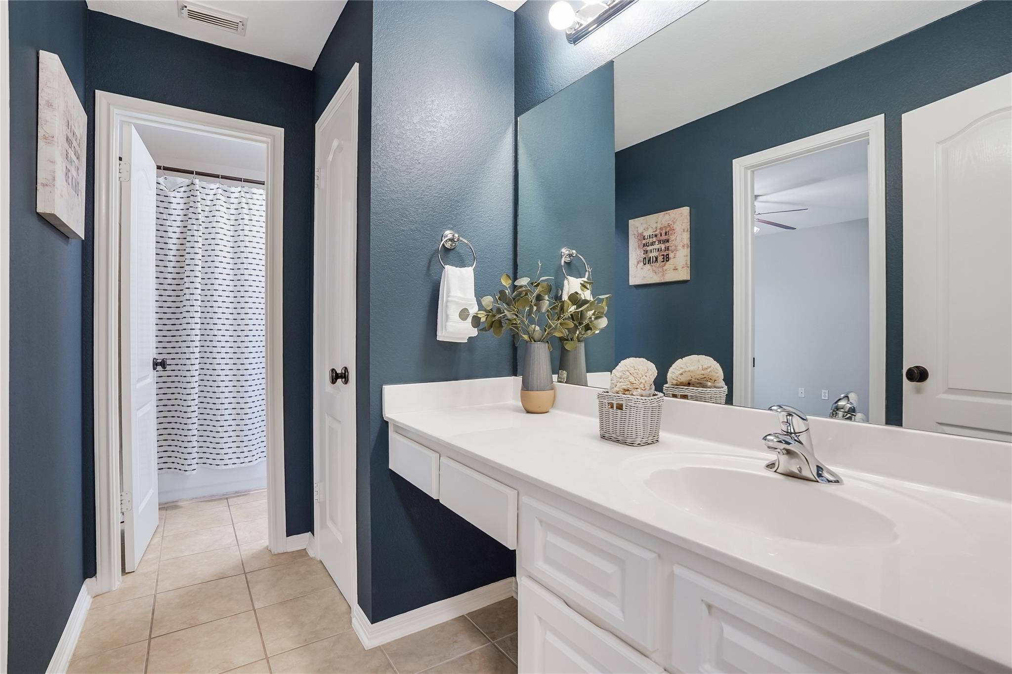 6101 Salcon Cliff DR