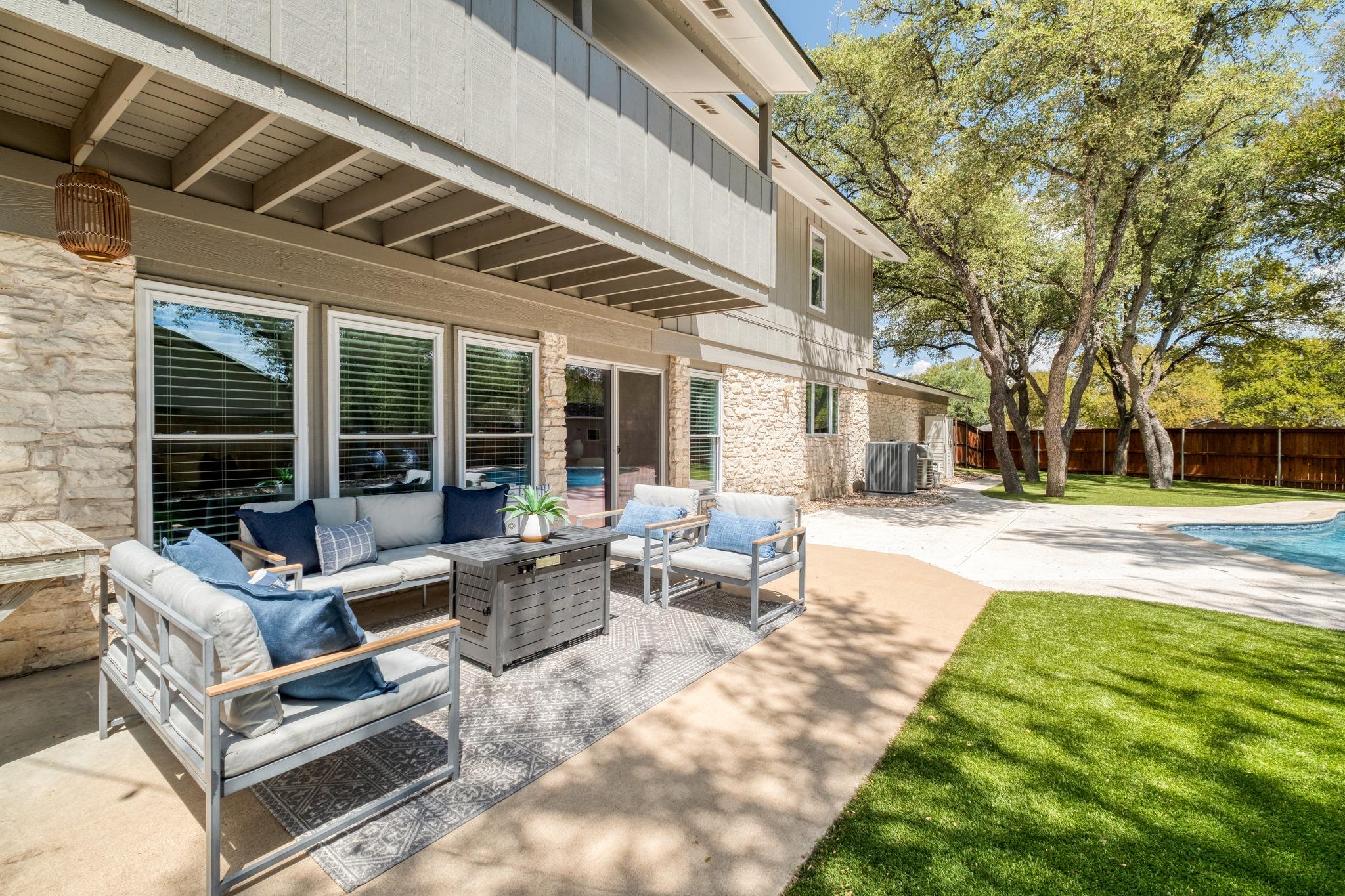 1007 Bluff DR