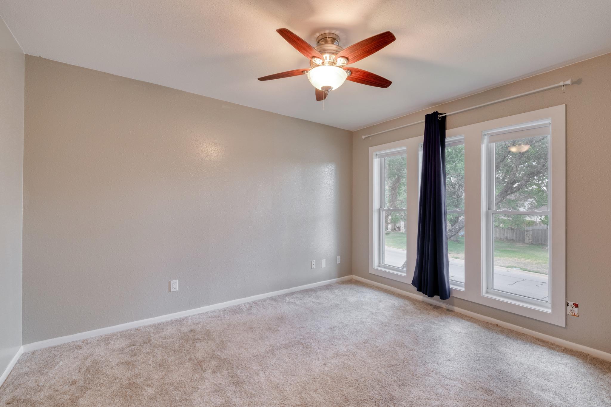 1007 Bluff DR