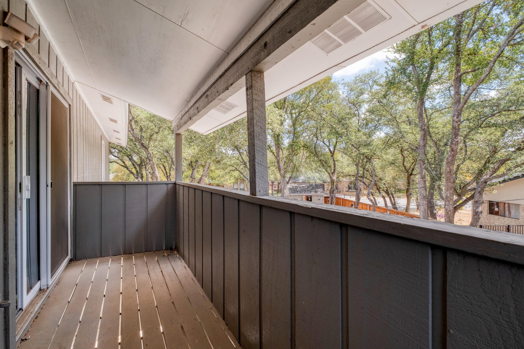 1007 Bluff DR