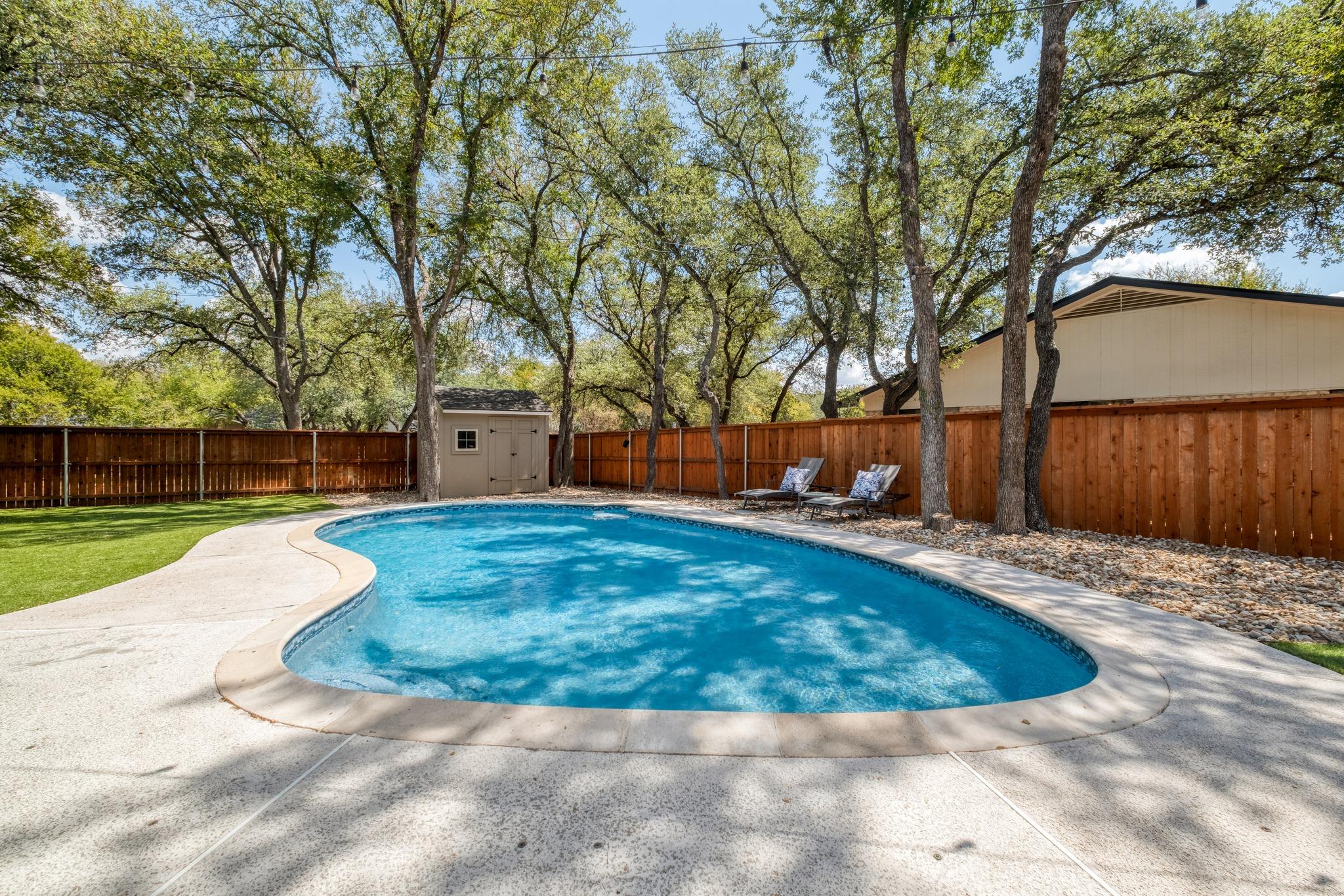 1007 Bluff DR