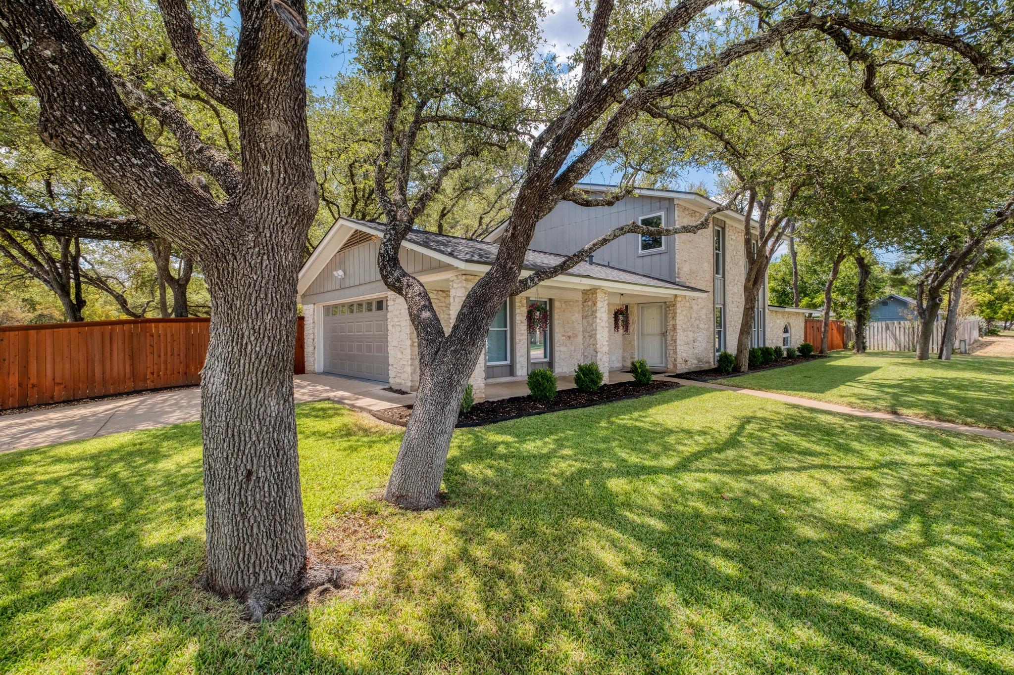 1007 Bluff DR