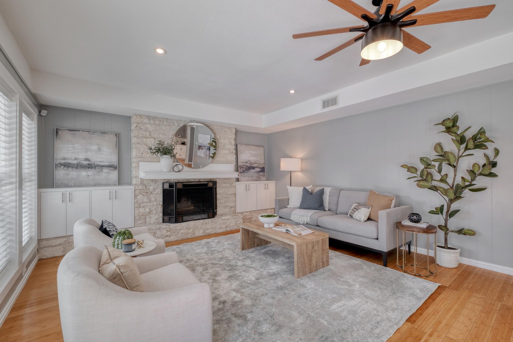1007 Bluff DR