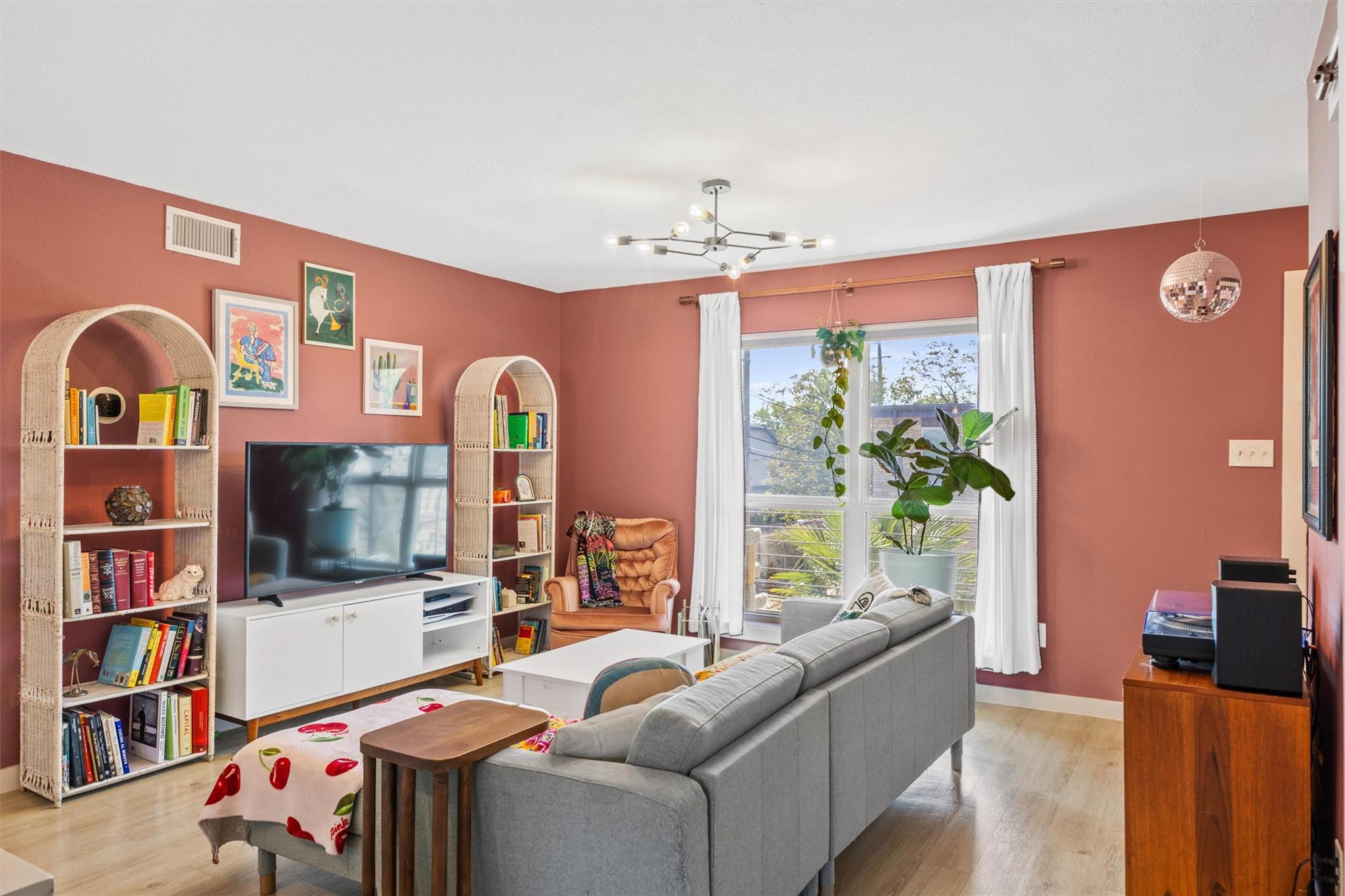 8605 Putnam DR # 202