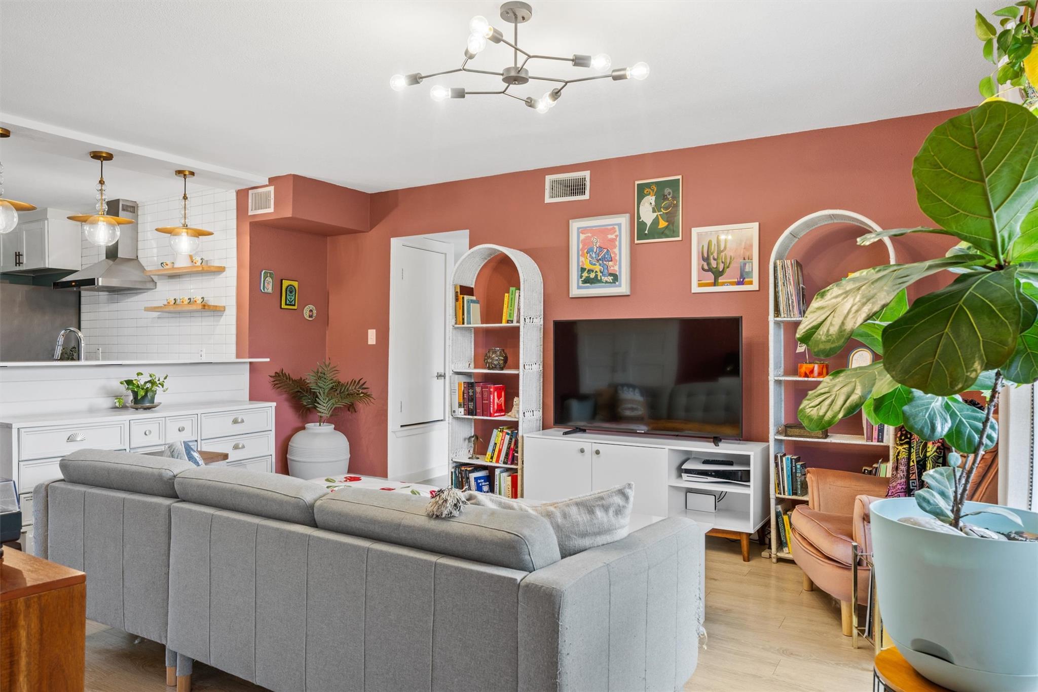 8605 Putnam DR # 202