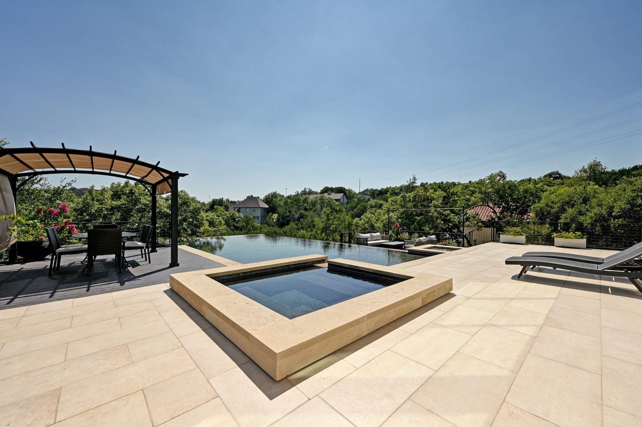 405 Barrett LN