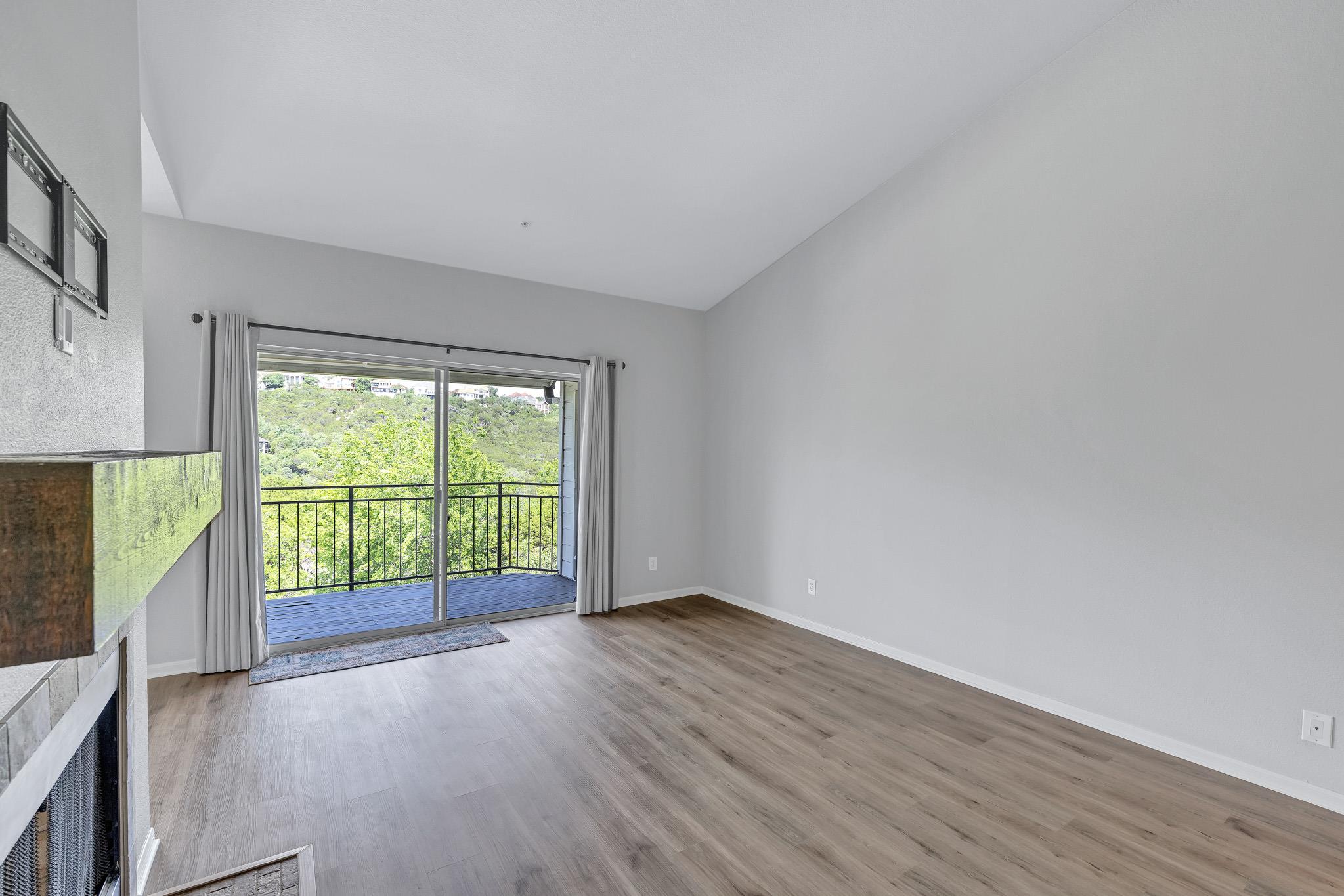 6000 Shepherd Mountain CV # 806