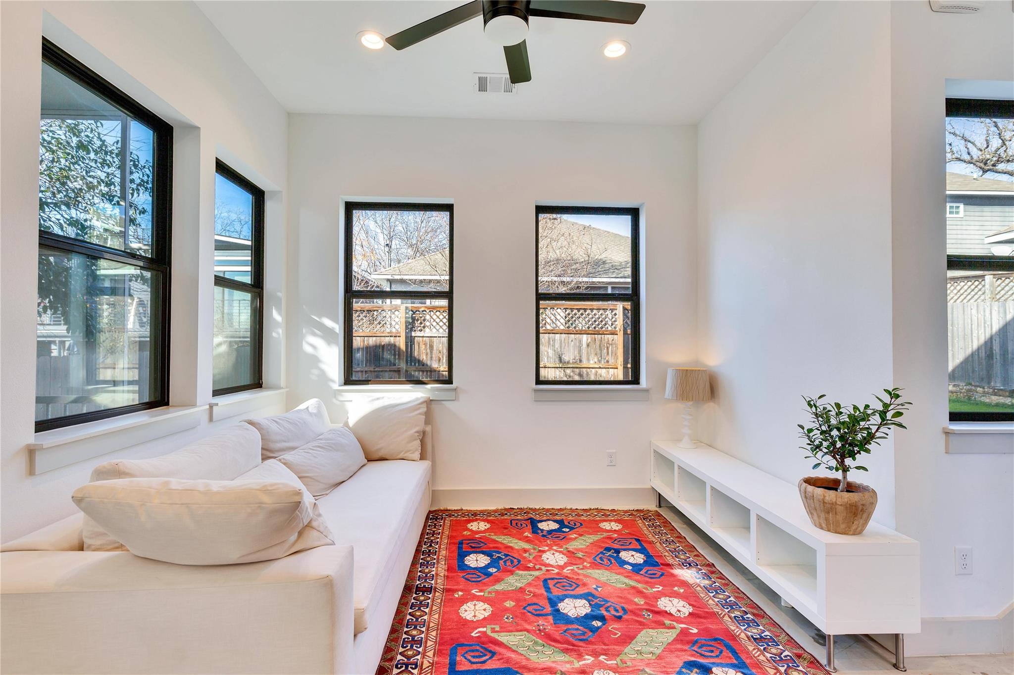 2105 Pennsylvania Ave # 2