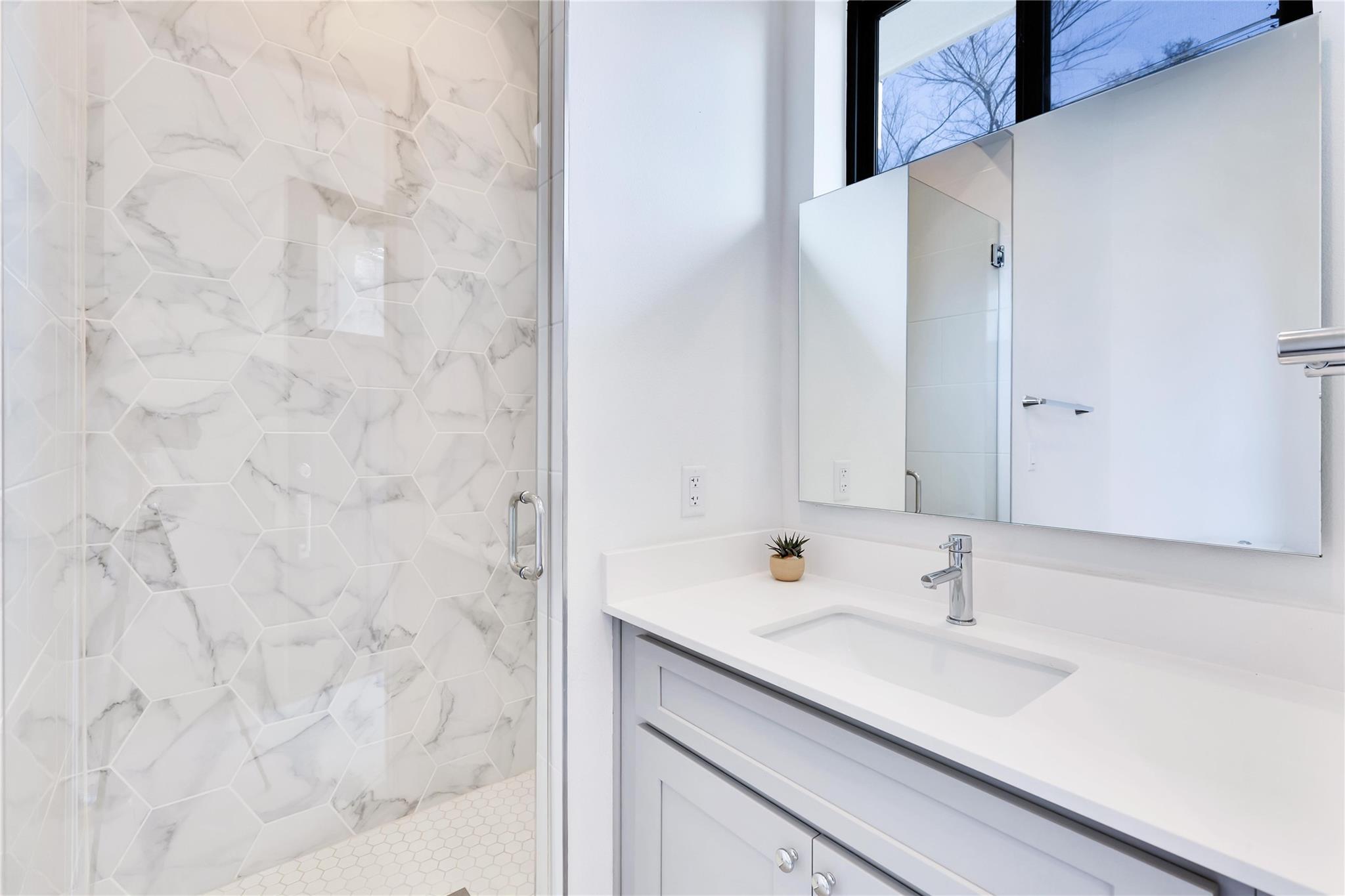 2105 Pennsylvania Ave # 2