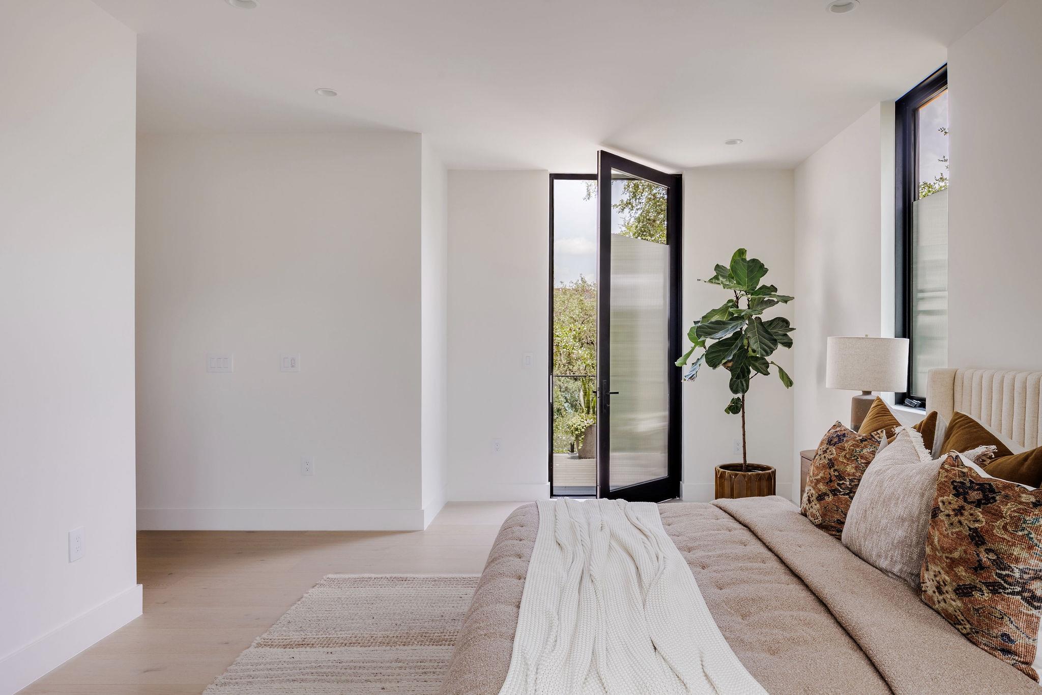 1701 Bartoncliff DR, Austin