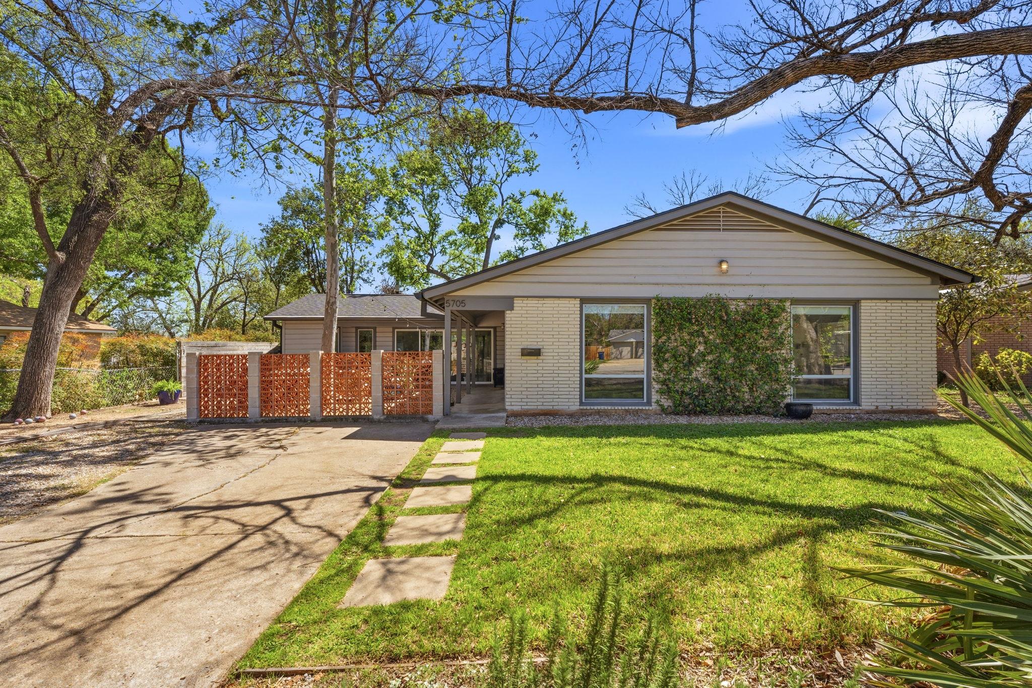 5705 Susie CT