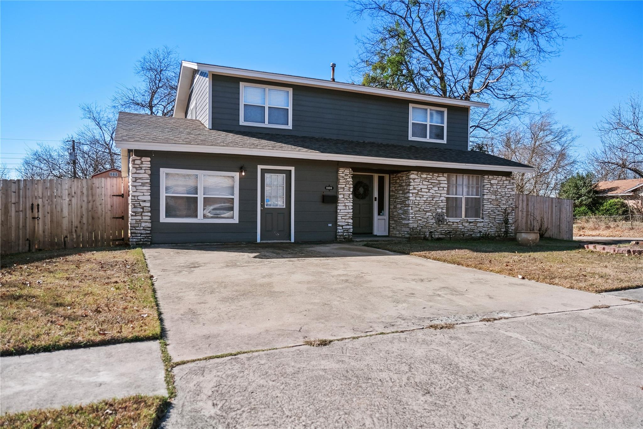 3300 Lake Inks Ave