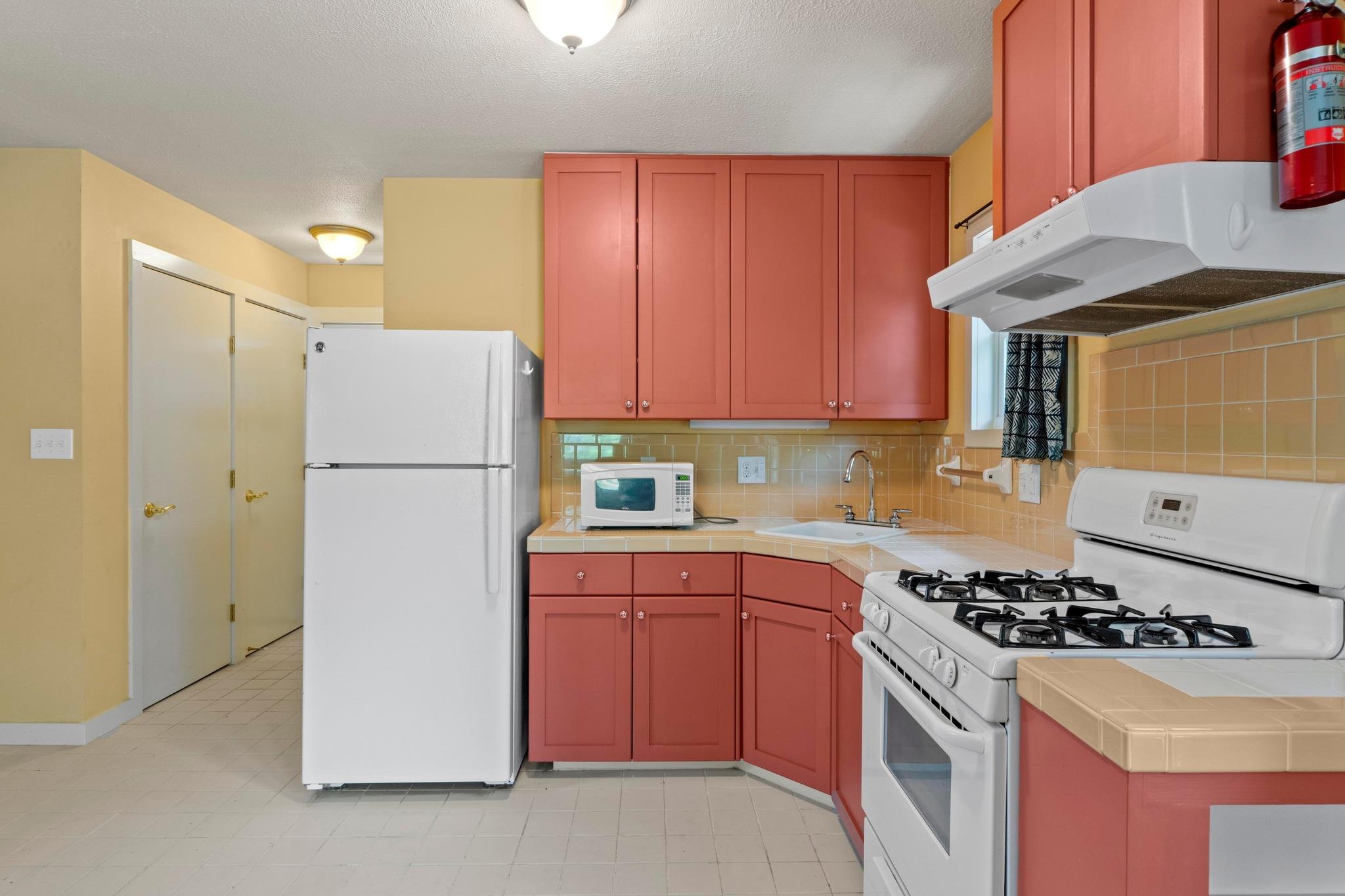 4314 Duval ST