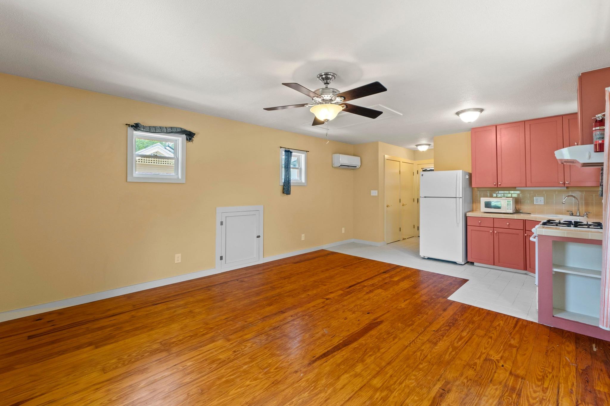 4314 Duval ST