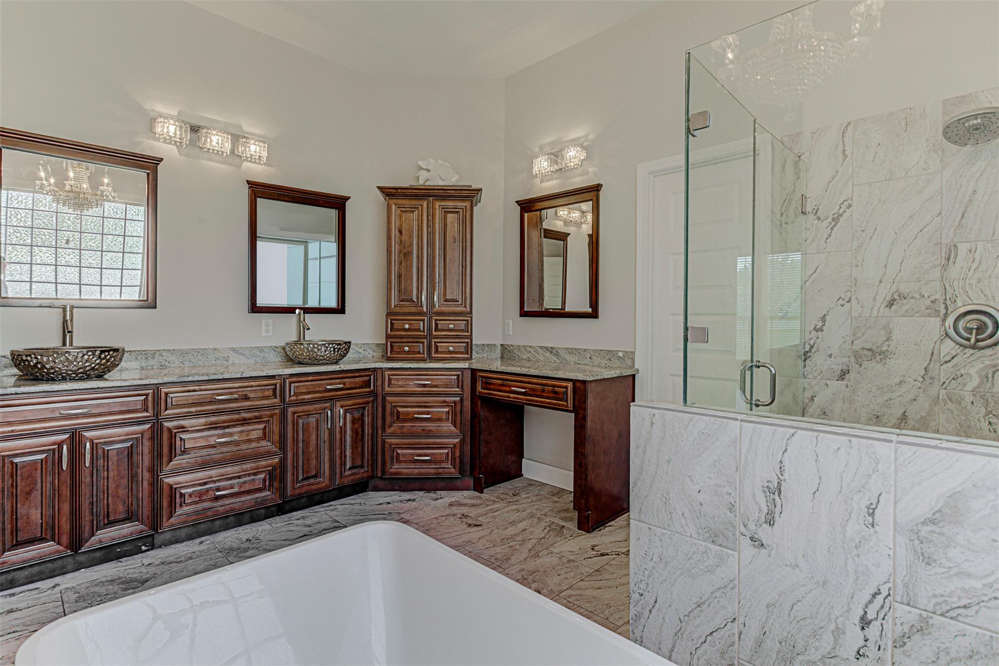 105 Arbors CIR