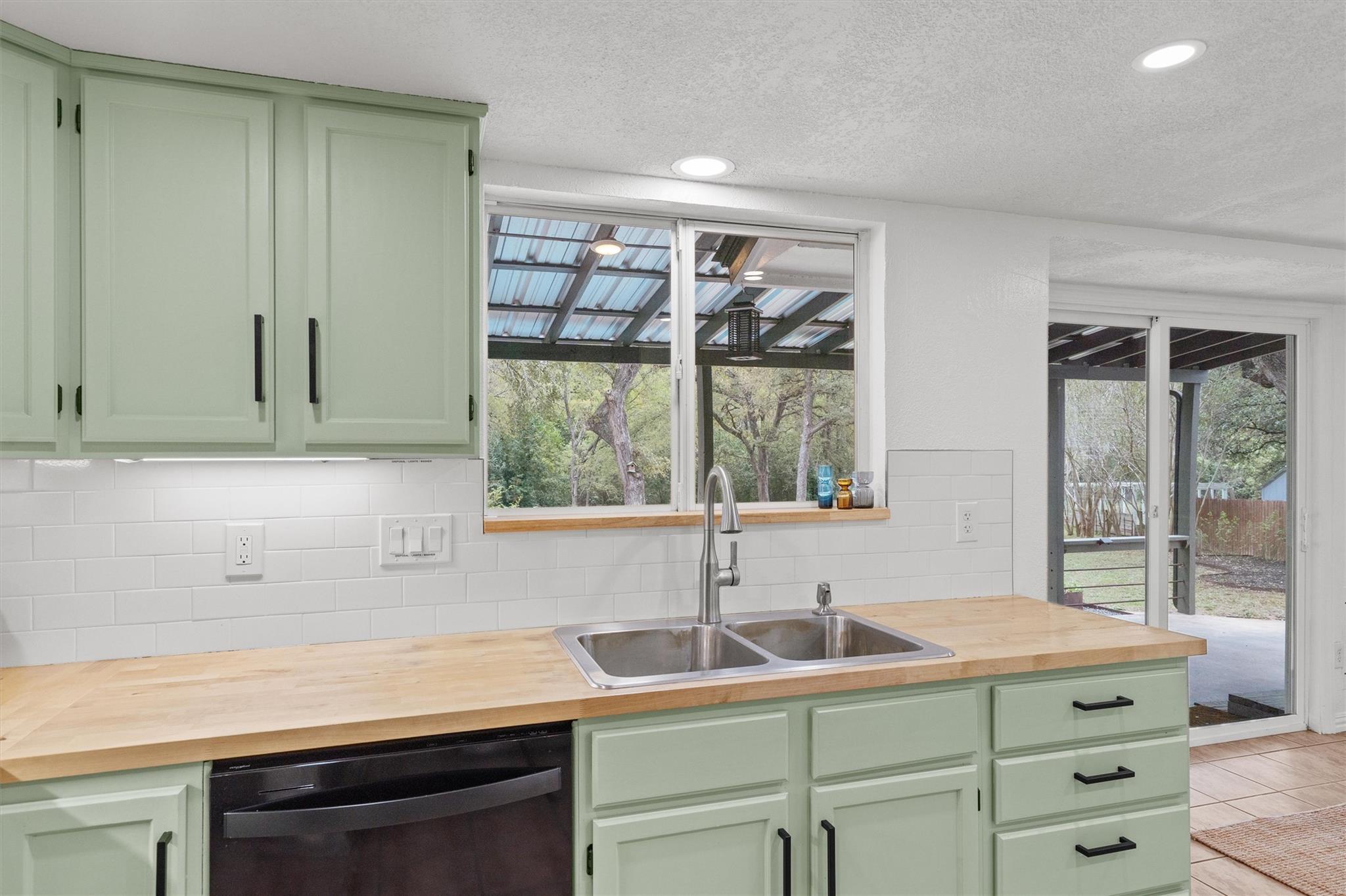 3002 Leaf LN
