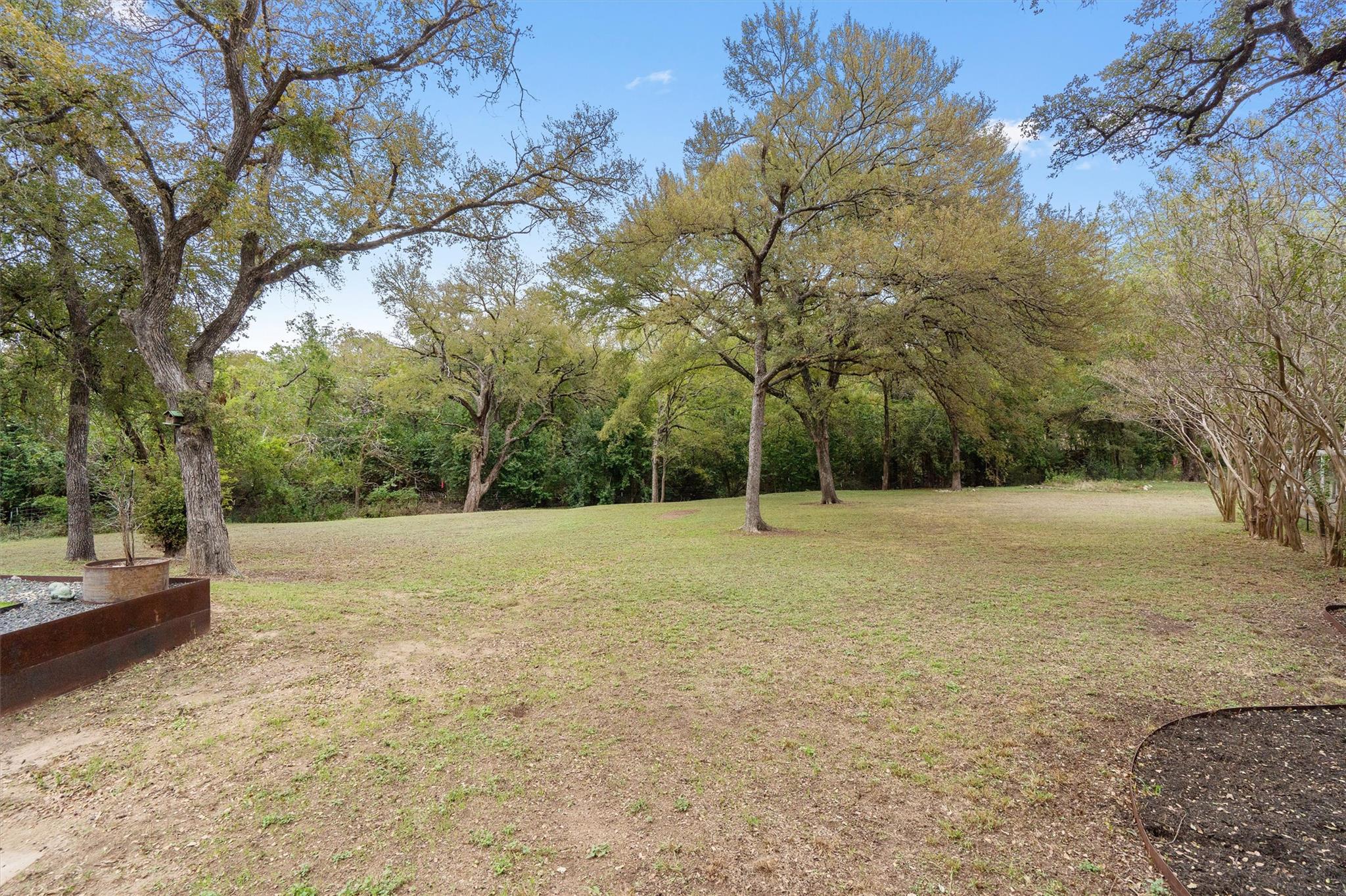 3002 Leaf LN