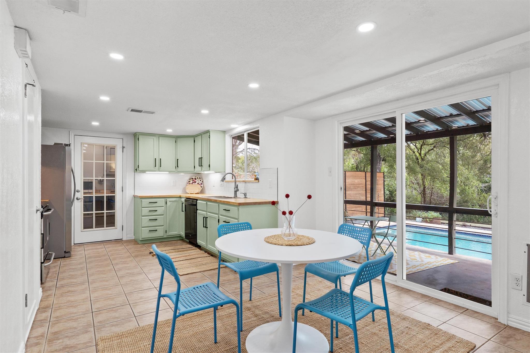 3002 Leaf LN