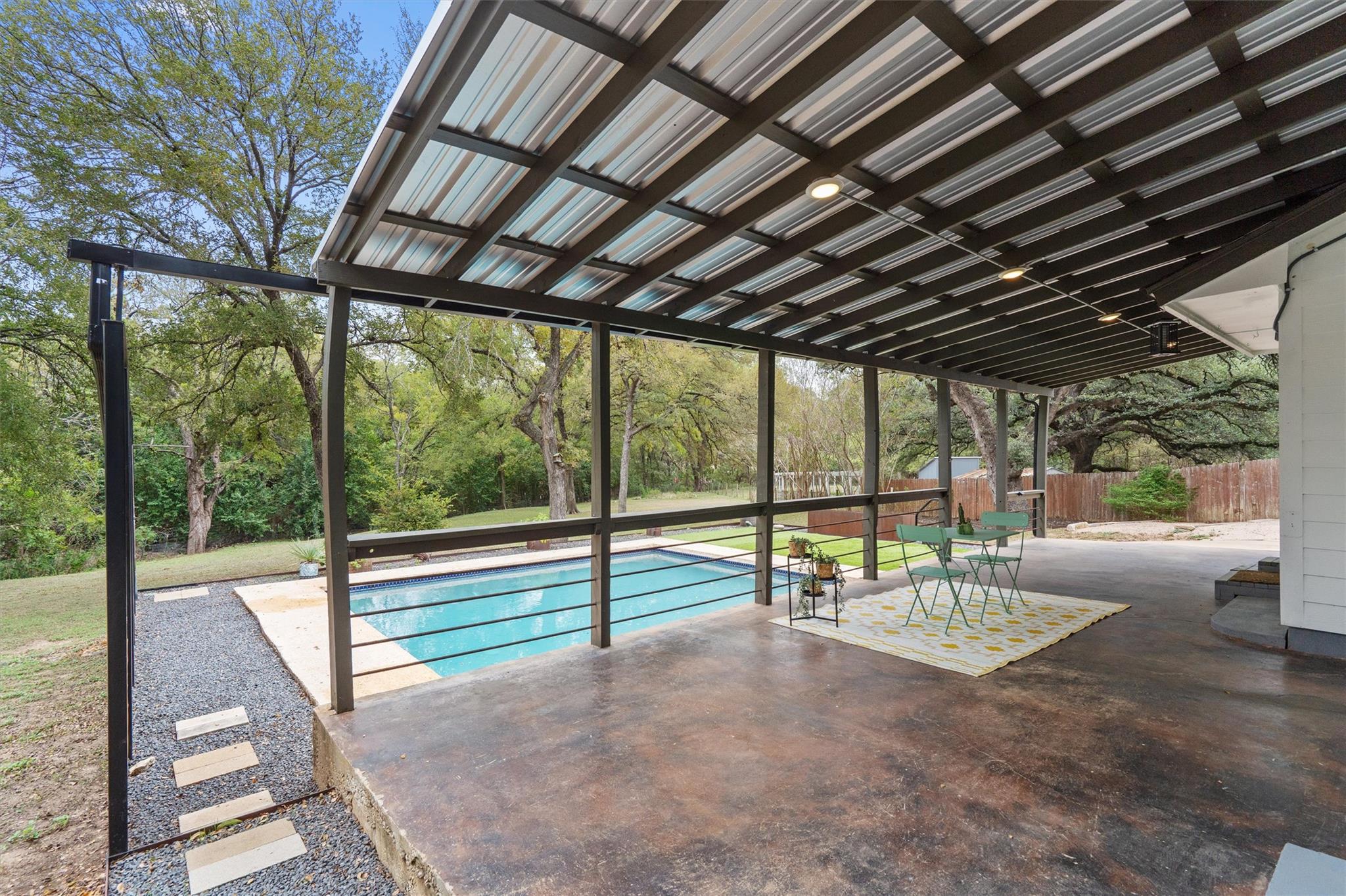 3002 Leaf LN