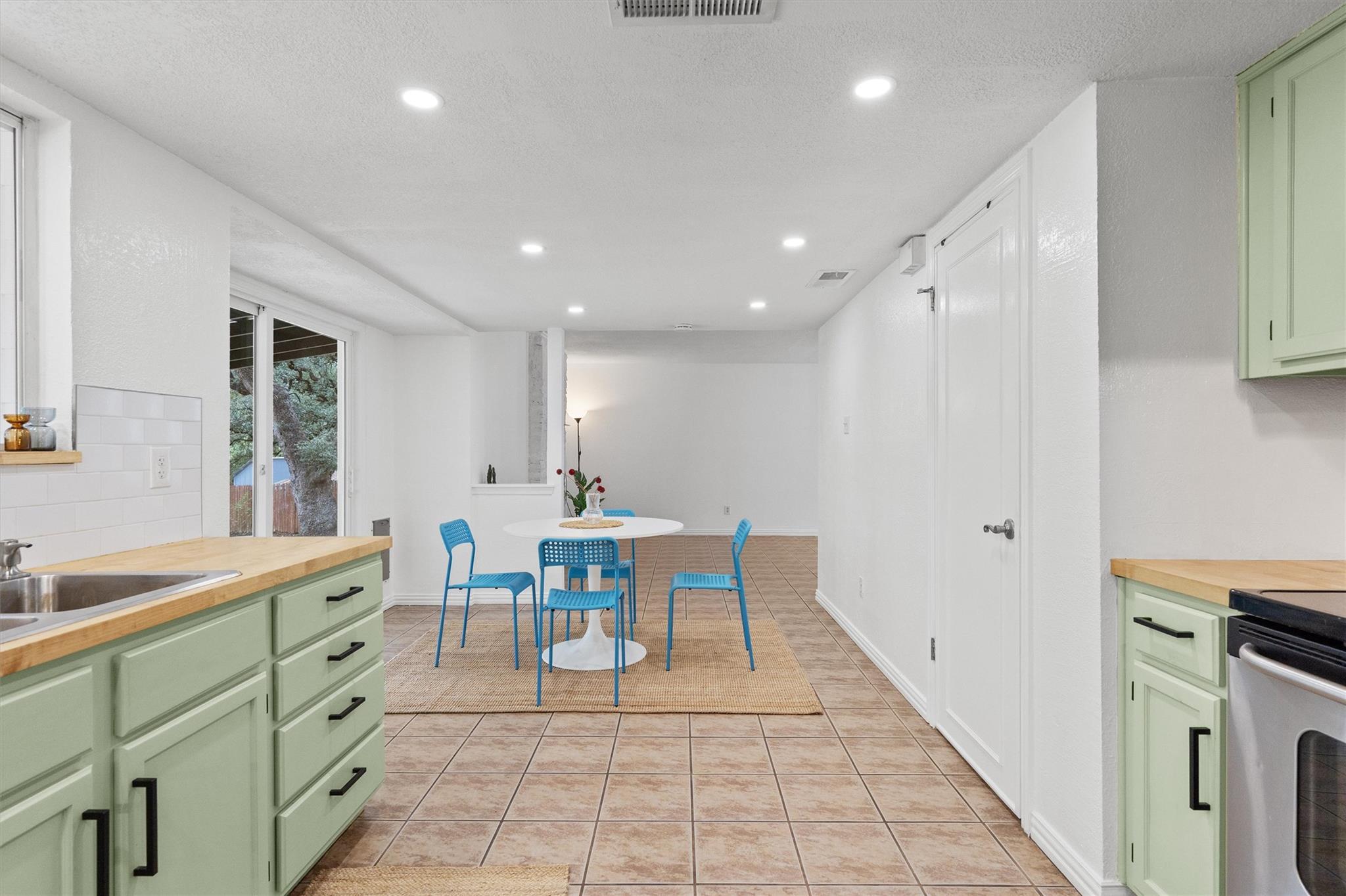 3002 Leaf LN