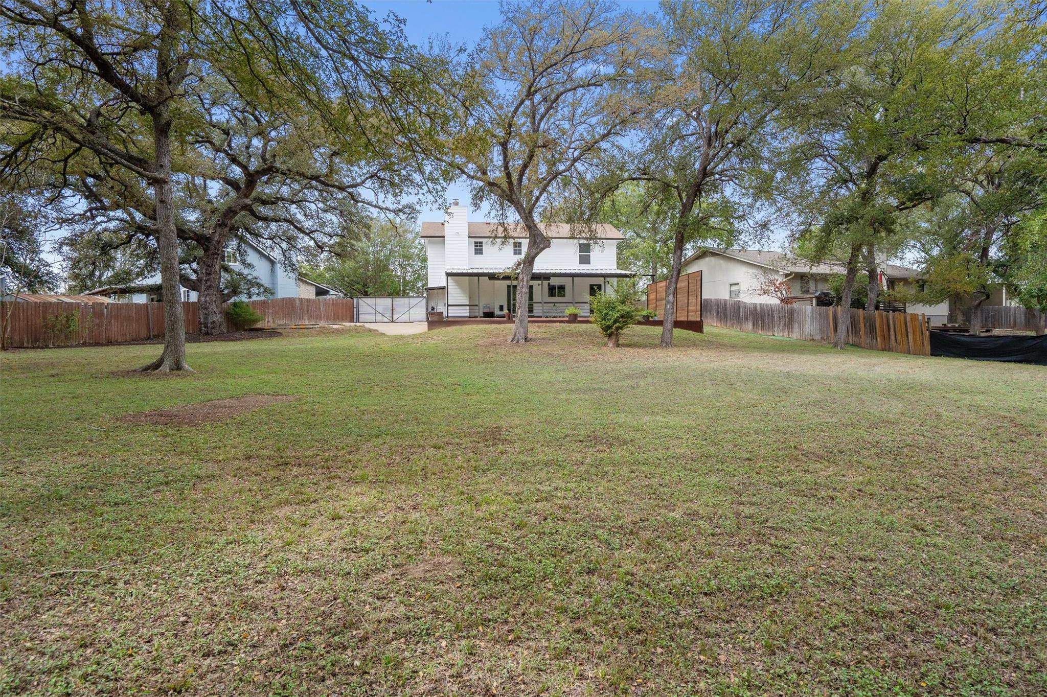 3002 Leaf LN