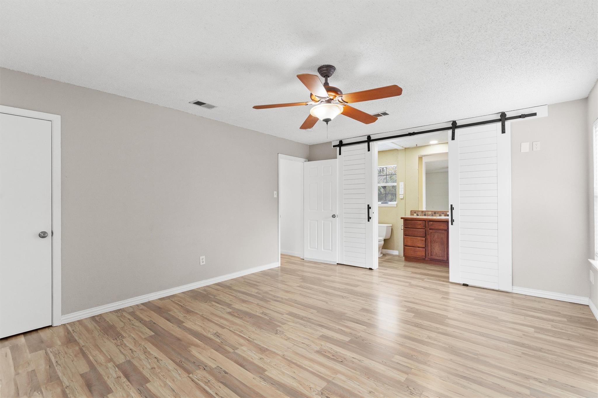 3002 Leaf LN