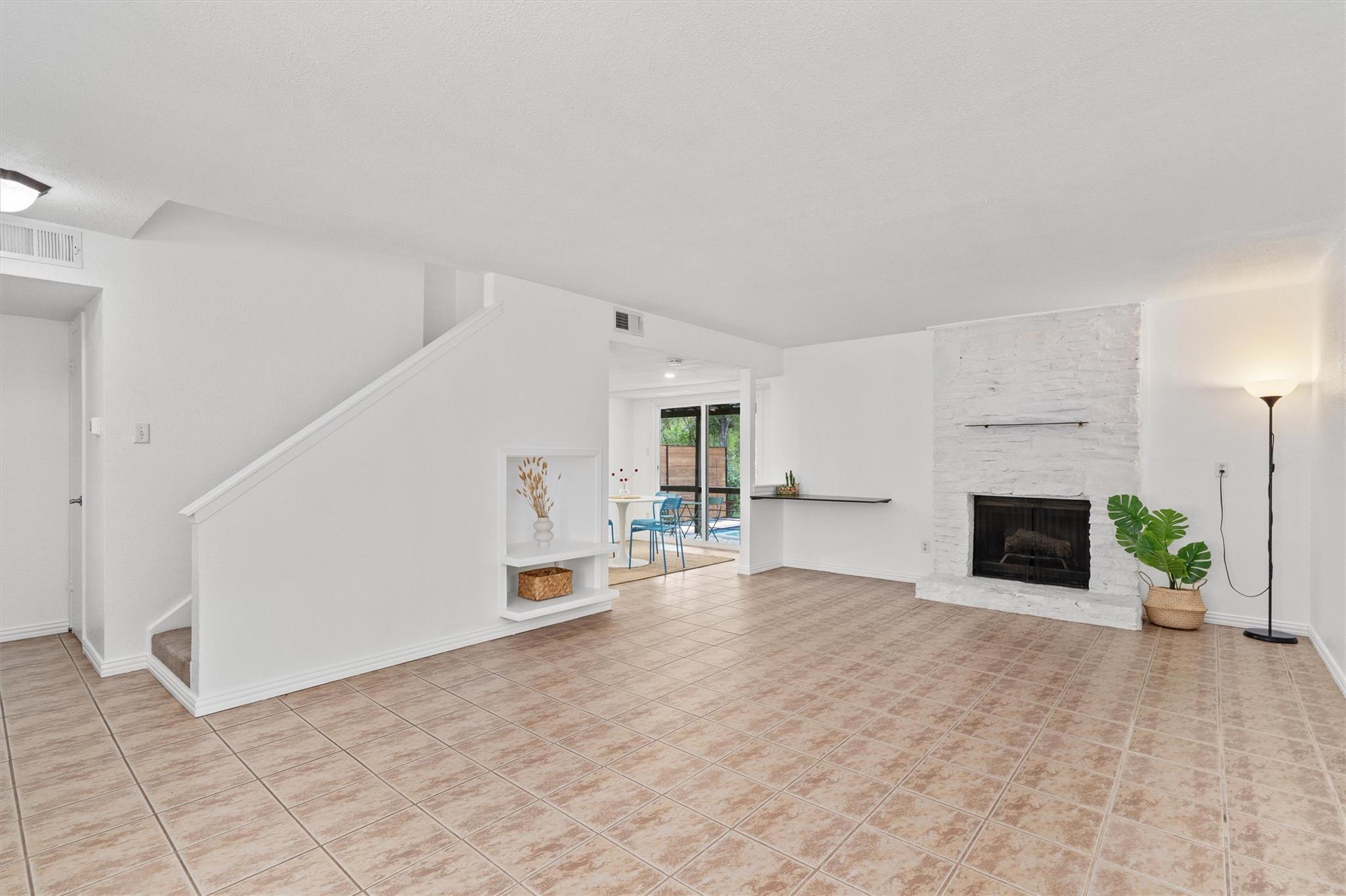 3002 Leaf LN