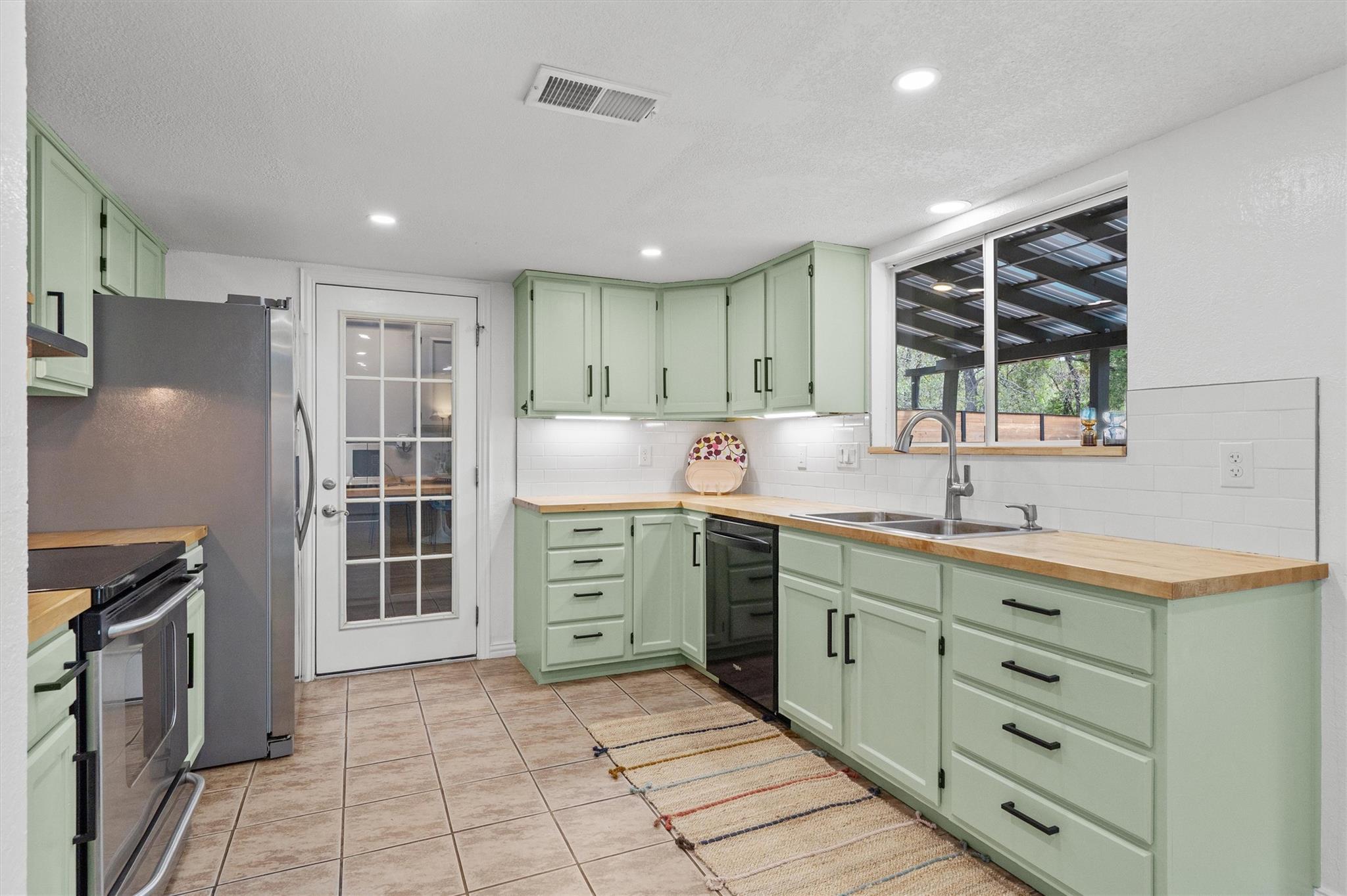 3002 Leaf LN