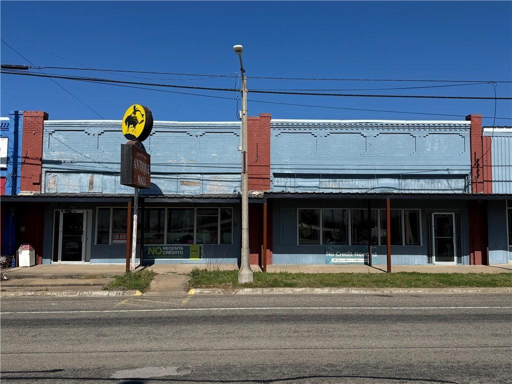 208 E Gassaway Ave