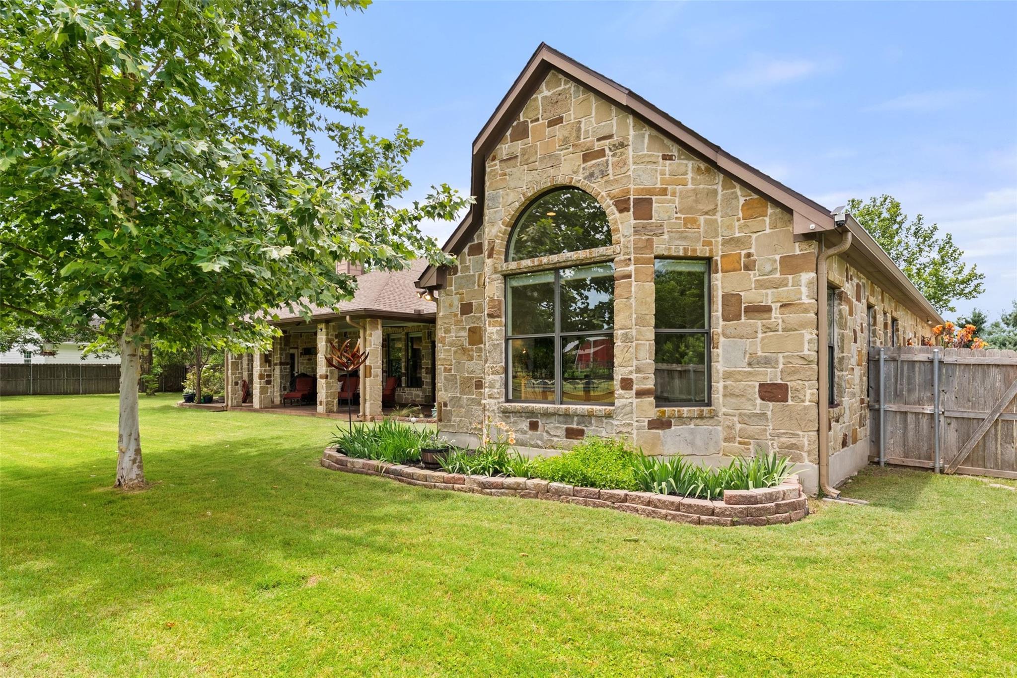 343 Colorado DR