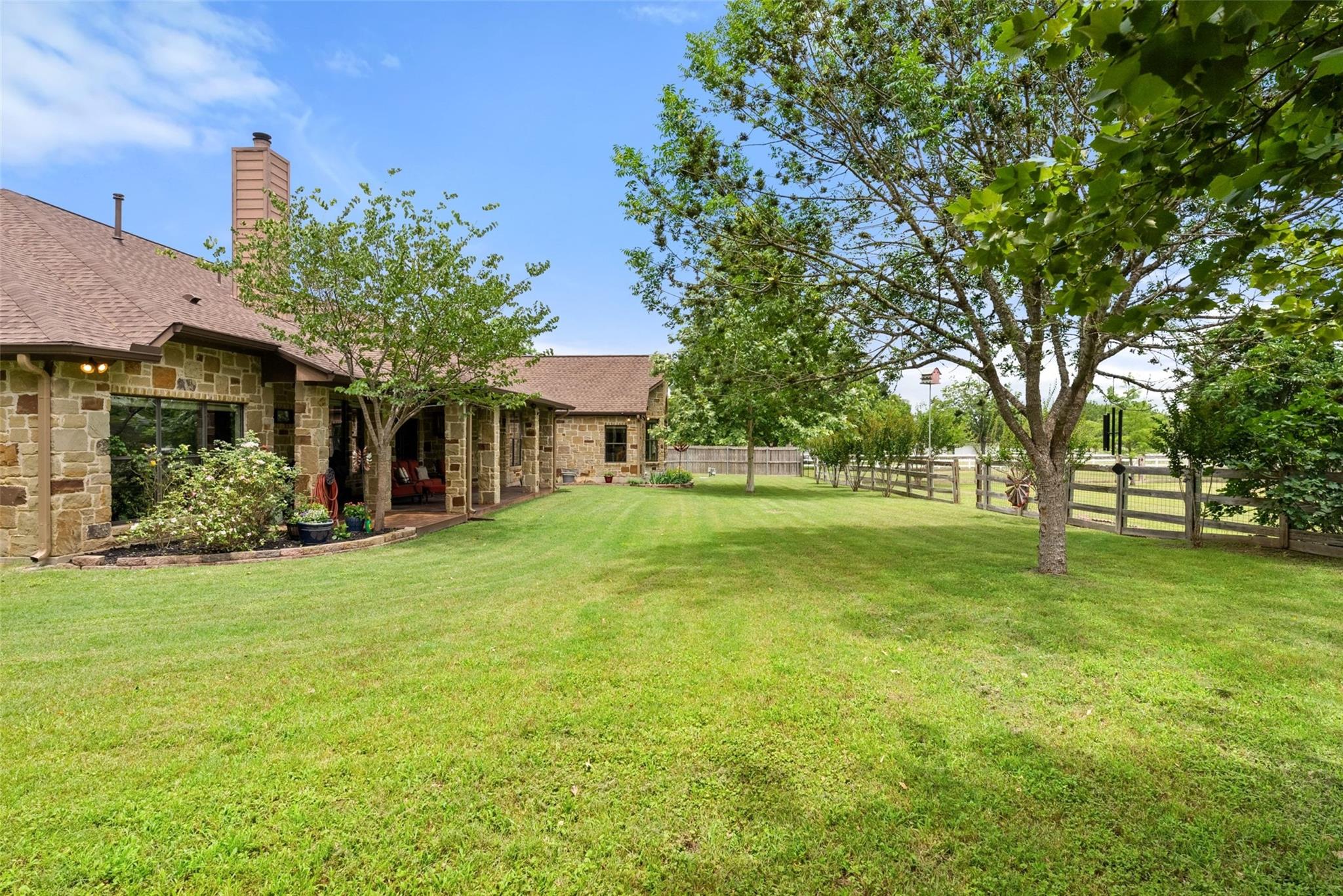 343 Colorado DR