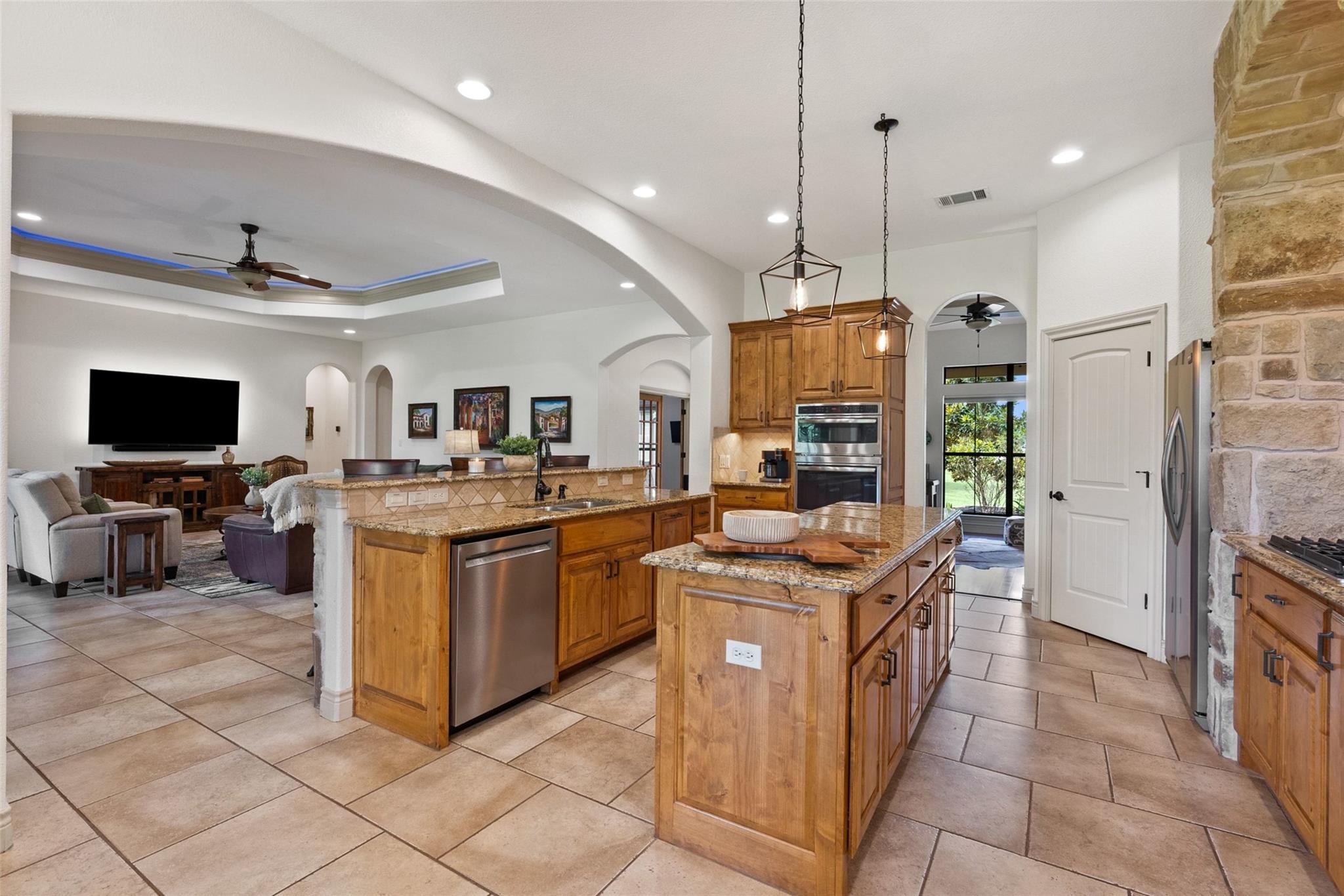 343 Colorado DR