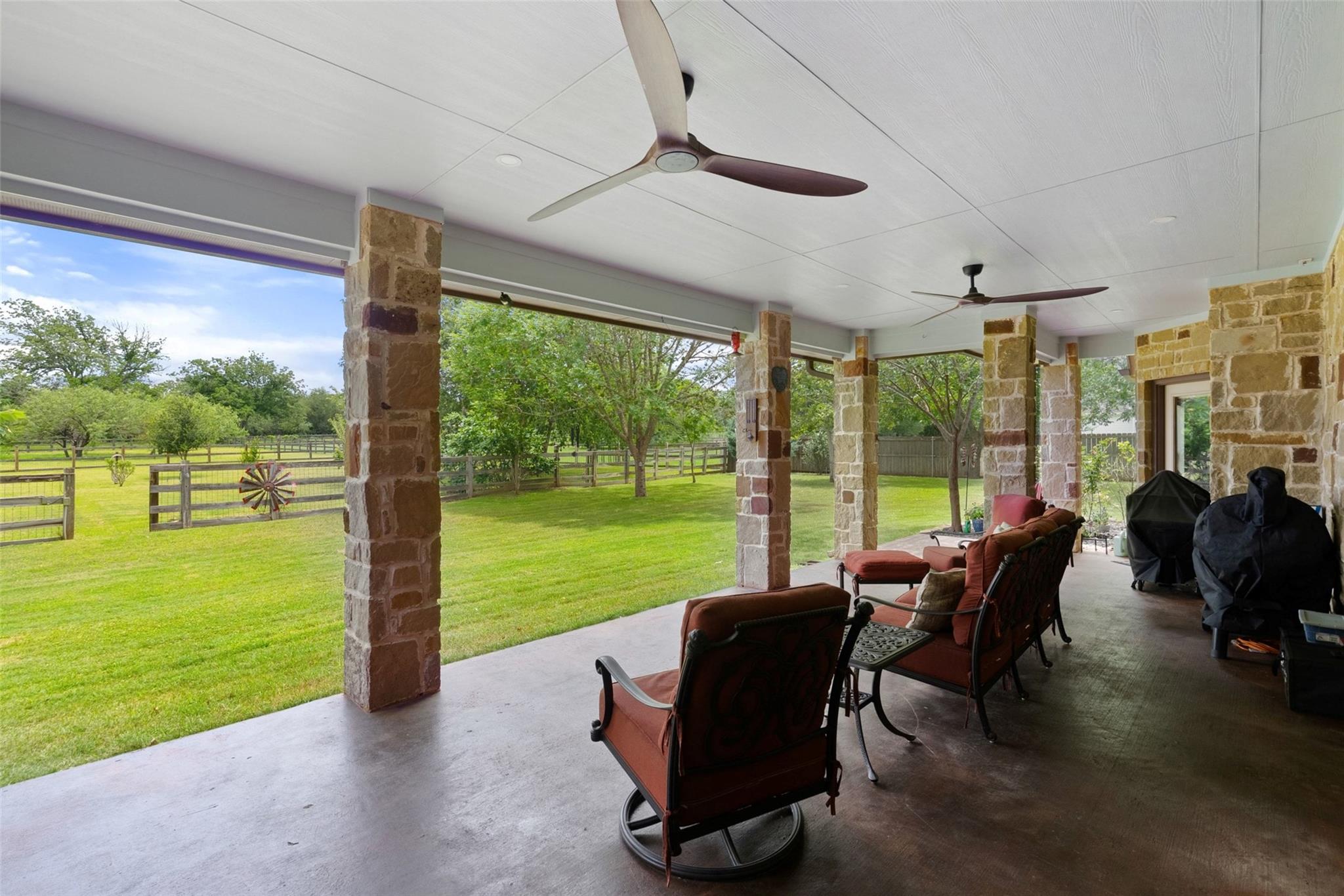 343 Colorado DR