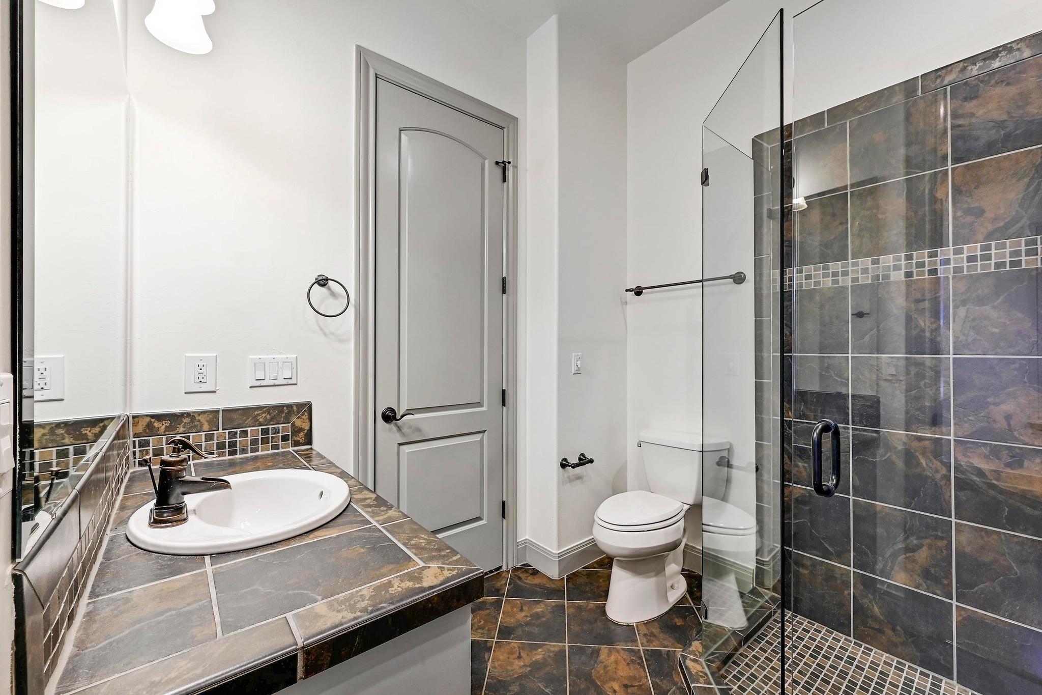 101 Blanco CT