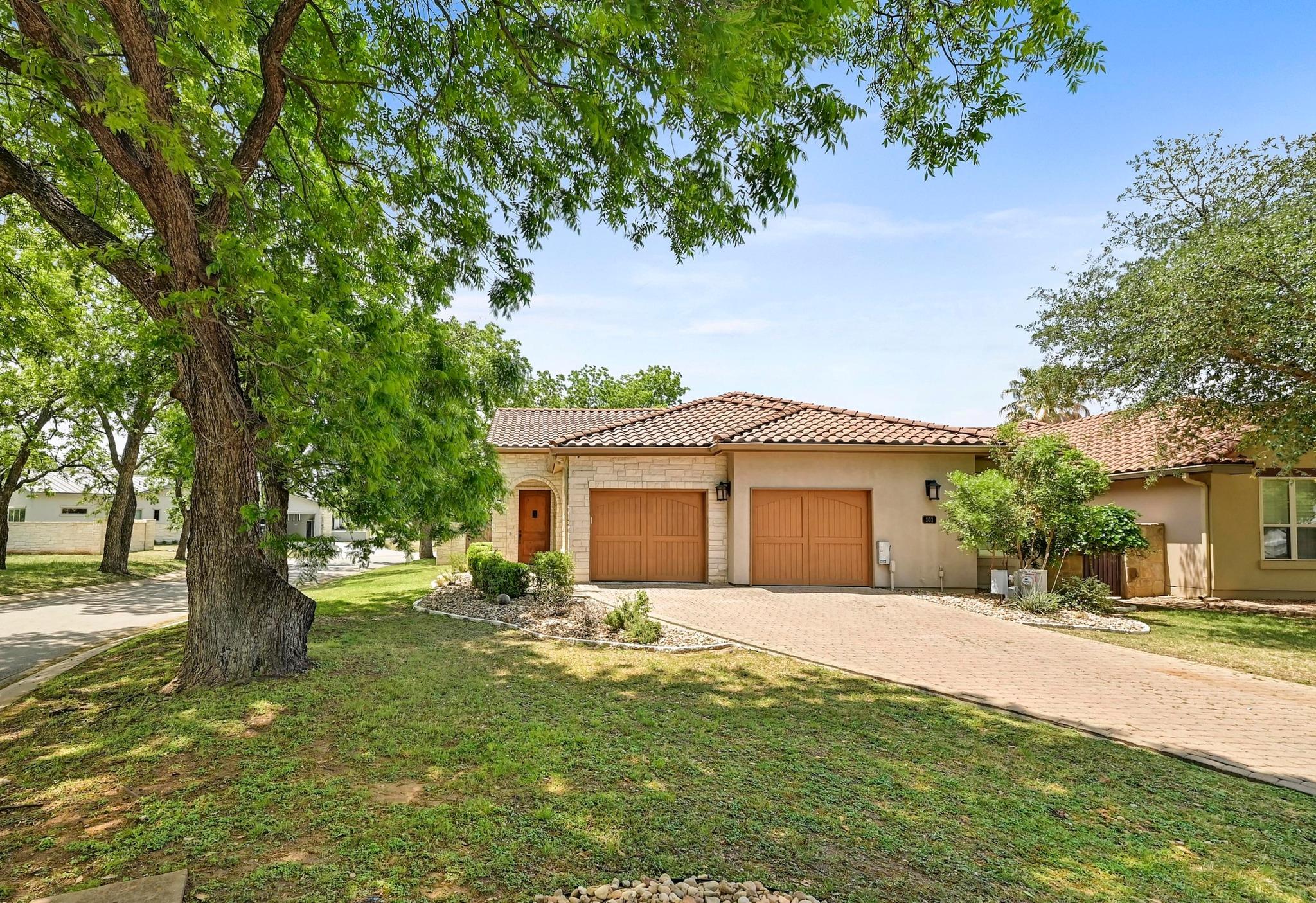101 Blanco CT