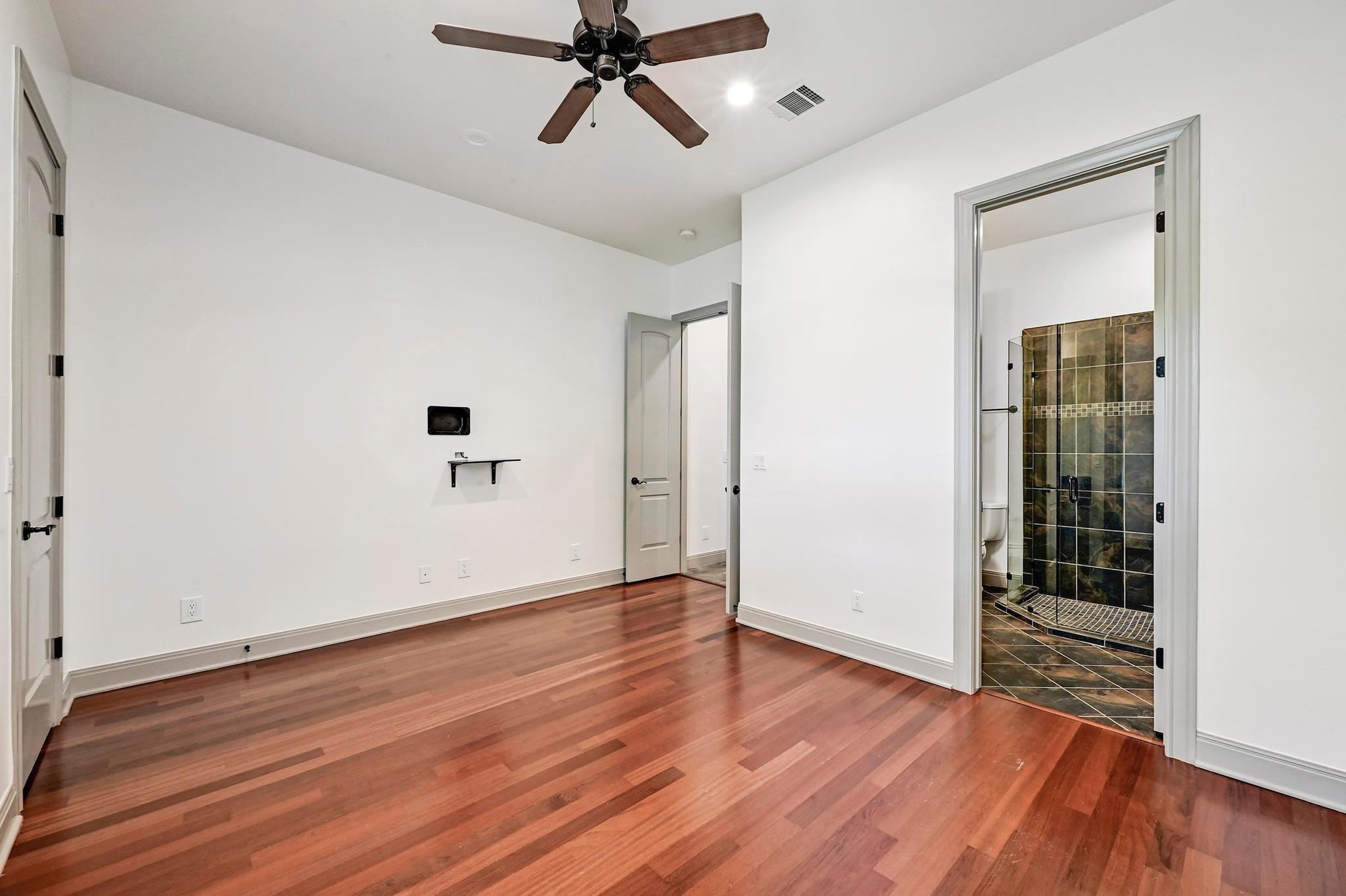 101 Blanco CT