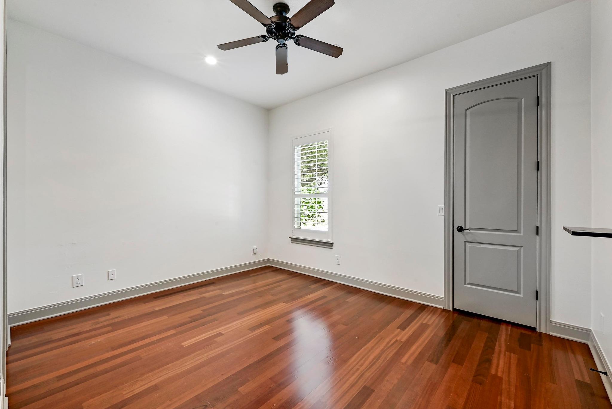 101 Blanco CT