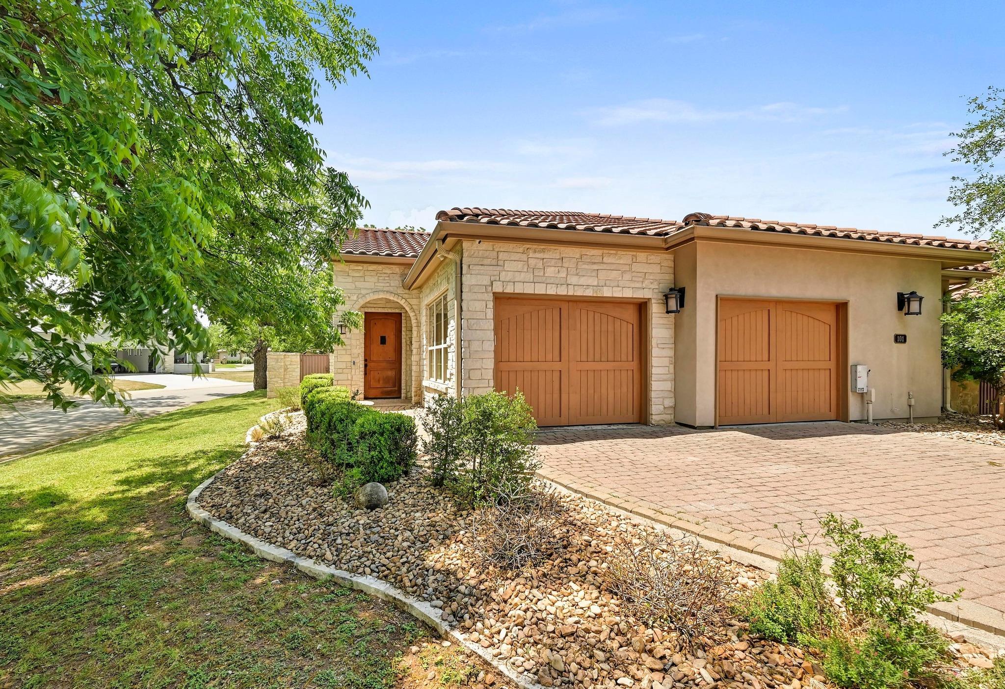 101 Blanco CT