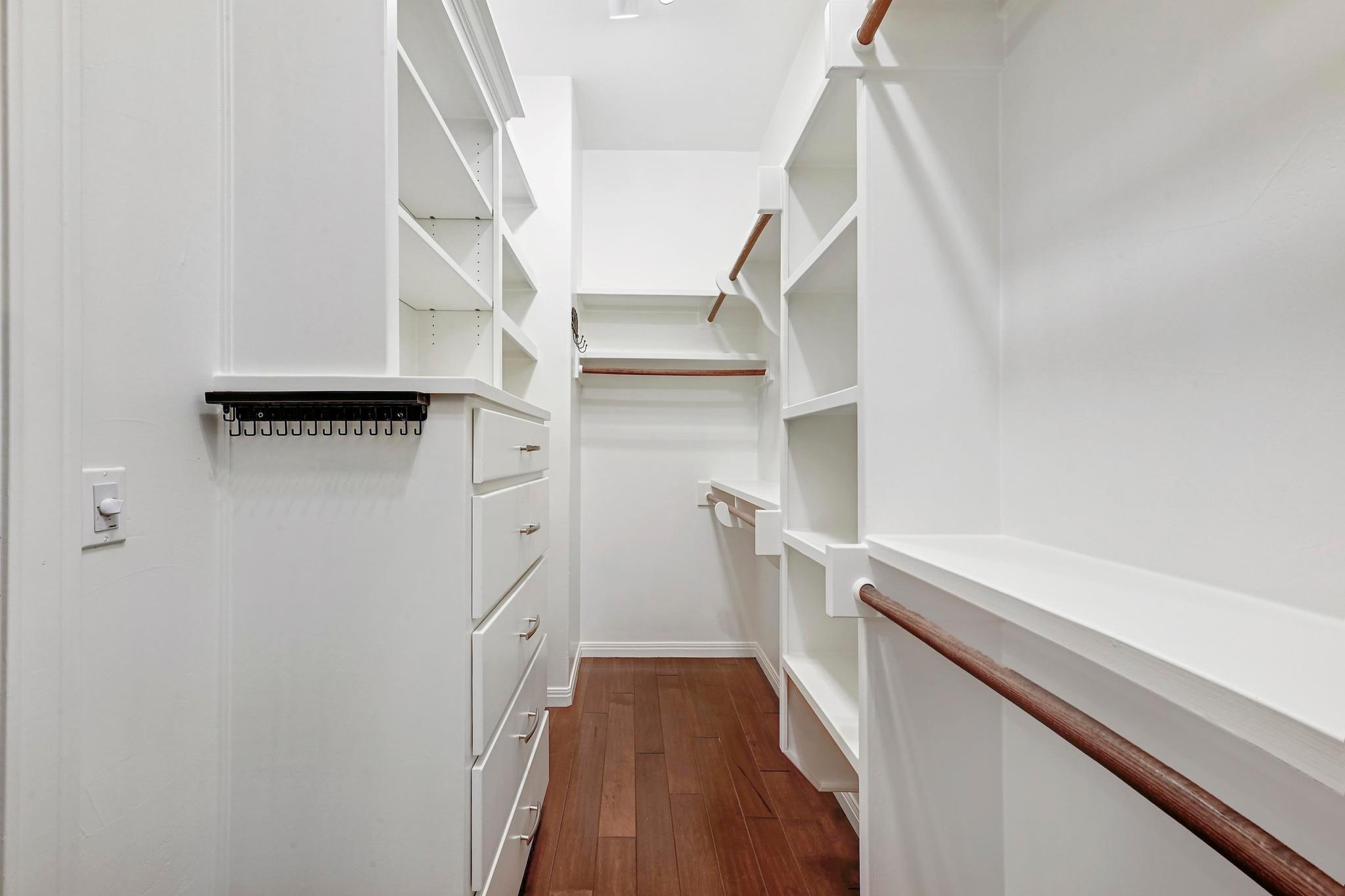 101 Blanco CT