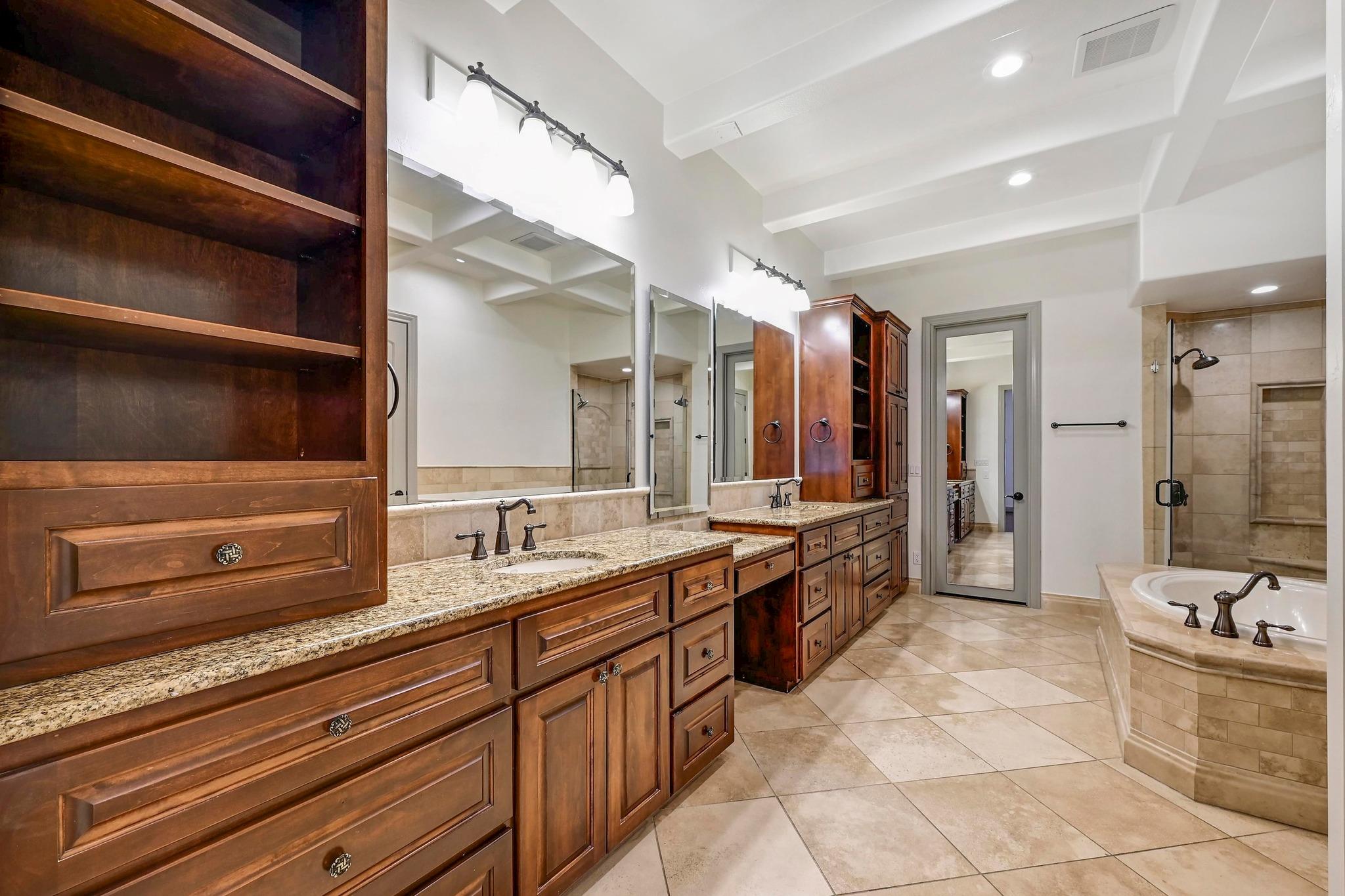 101 Blanco CT