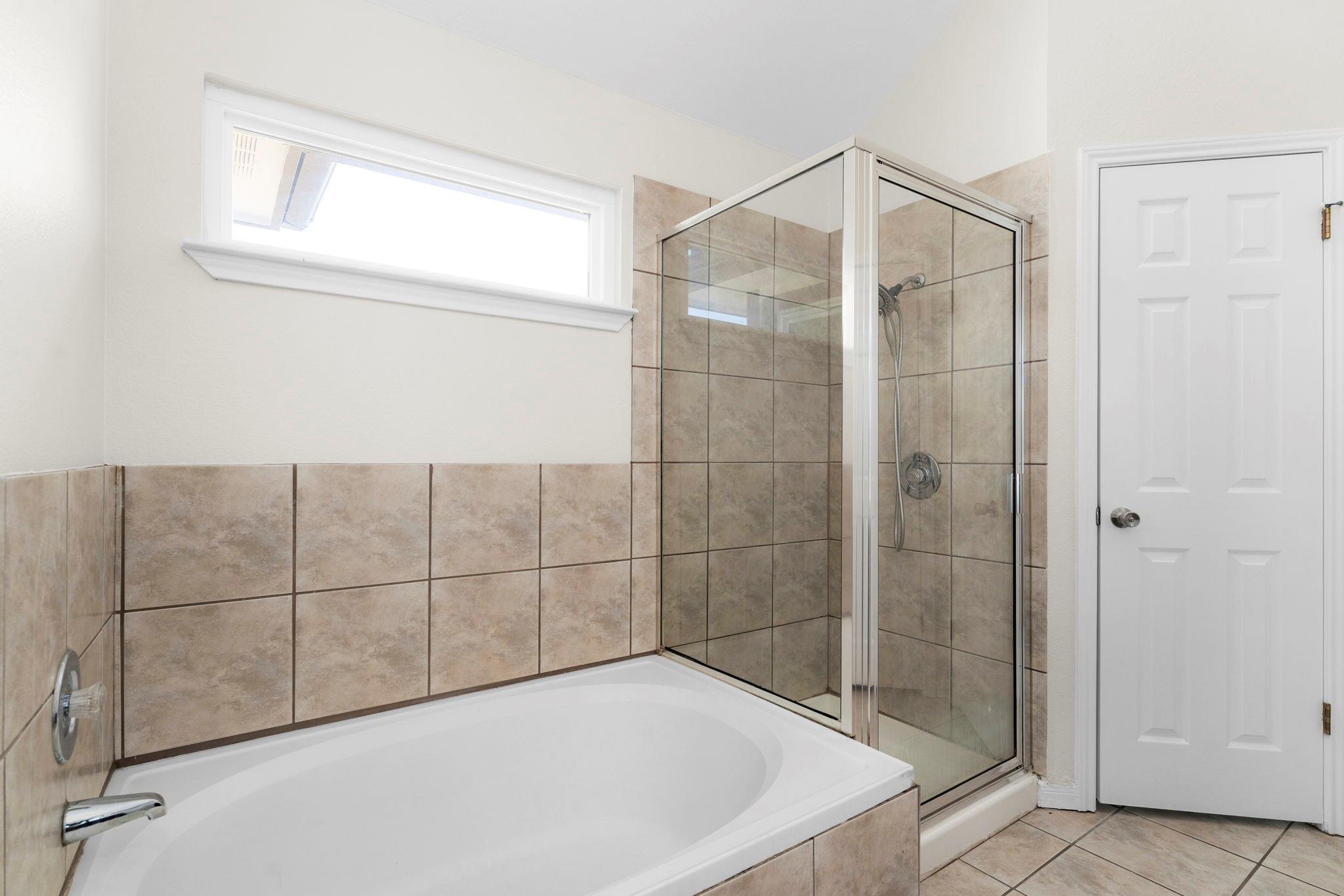 3205 Rockhurst LN