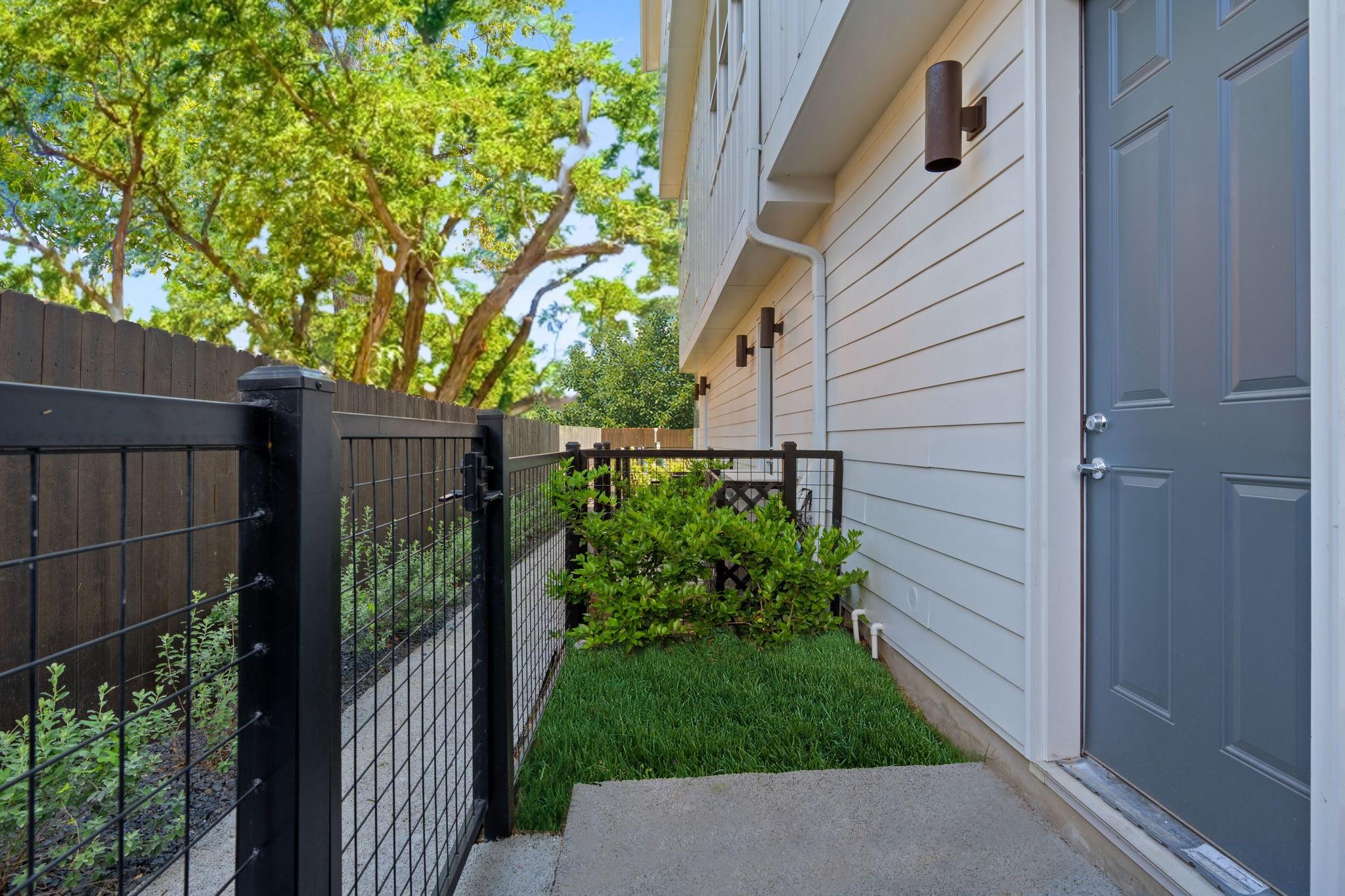 2505 Bluebonnet LN # 3