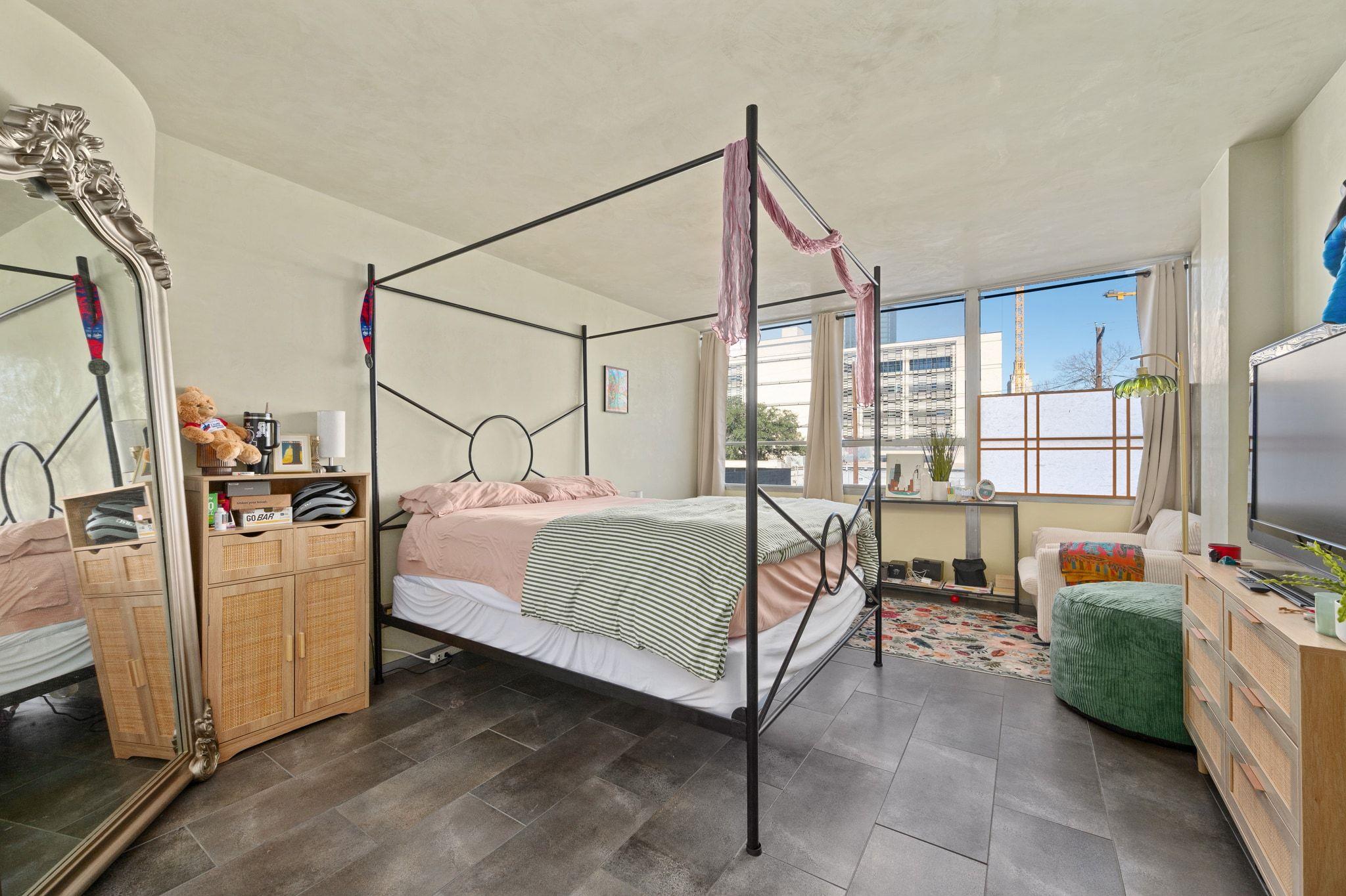 1800 Lavaca ST # 208 Unit: A-208