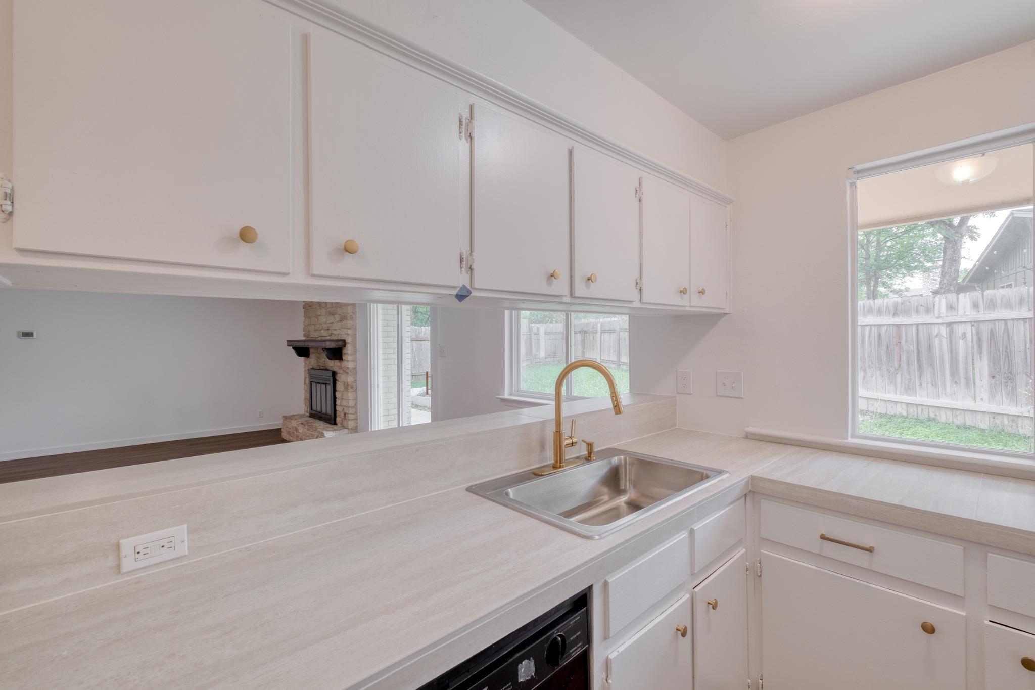 10214 Oak Hollow DR