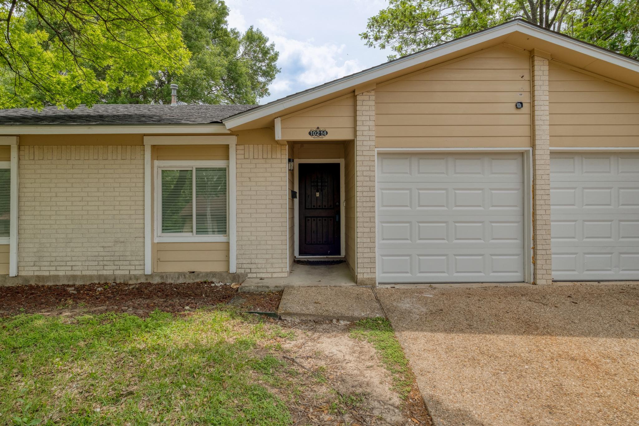 10214 Oak Hollow DR