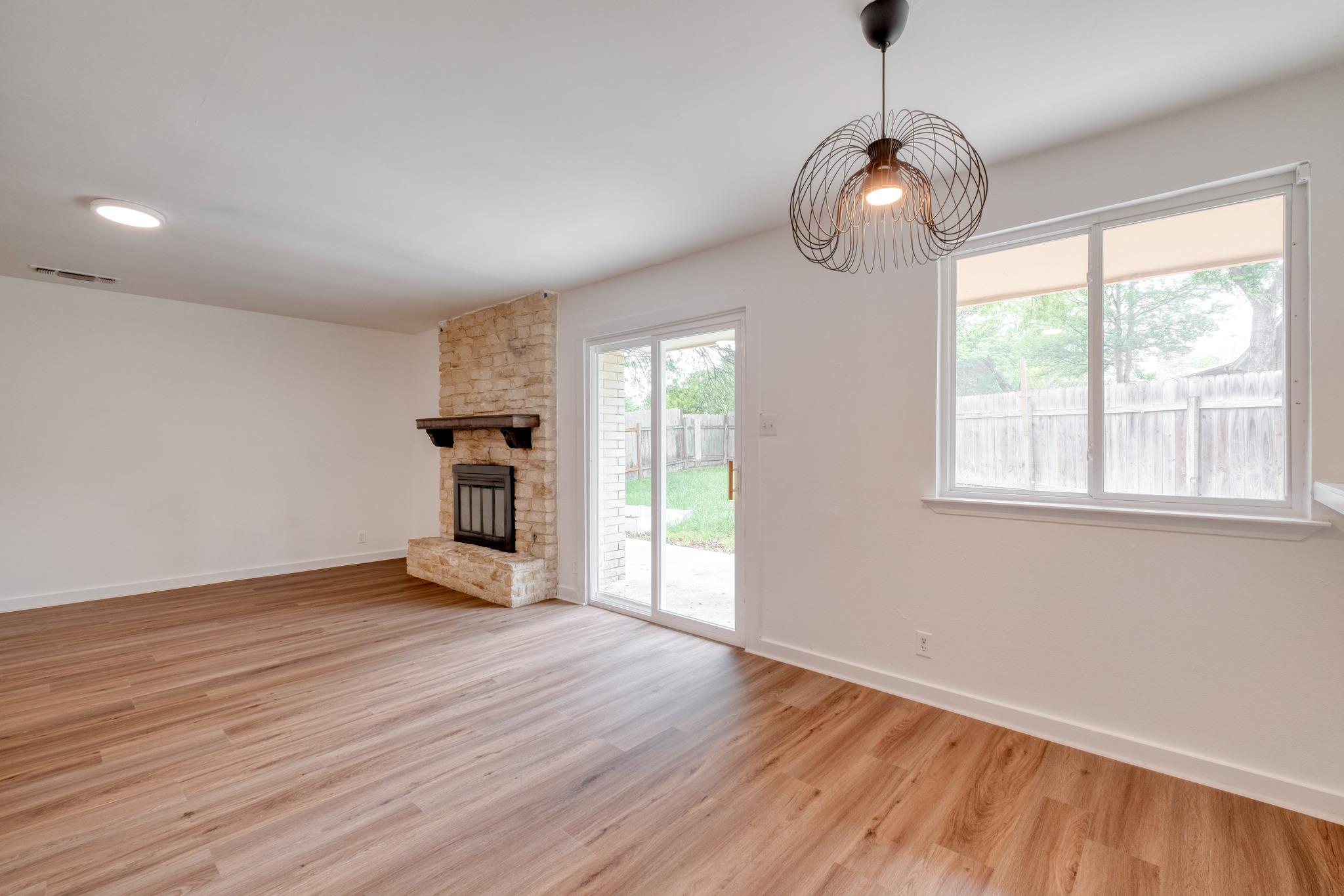 10214 Oak Hollow DR